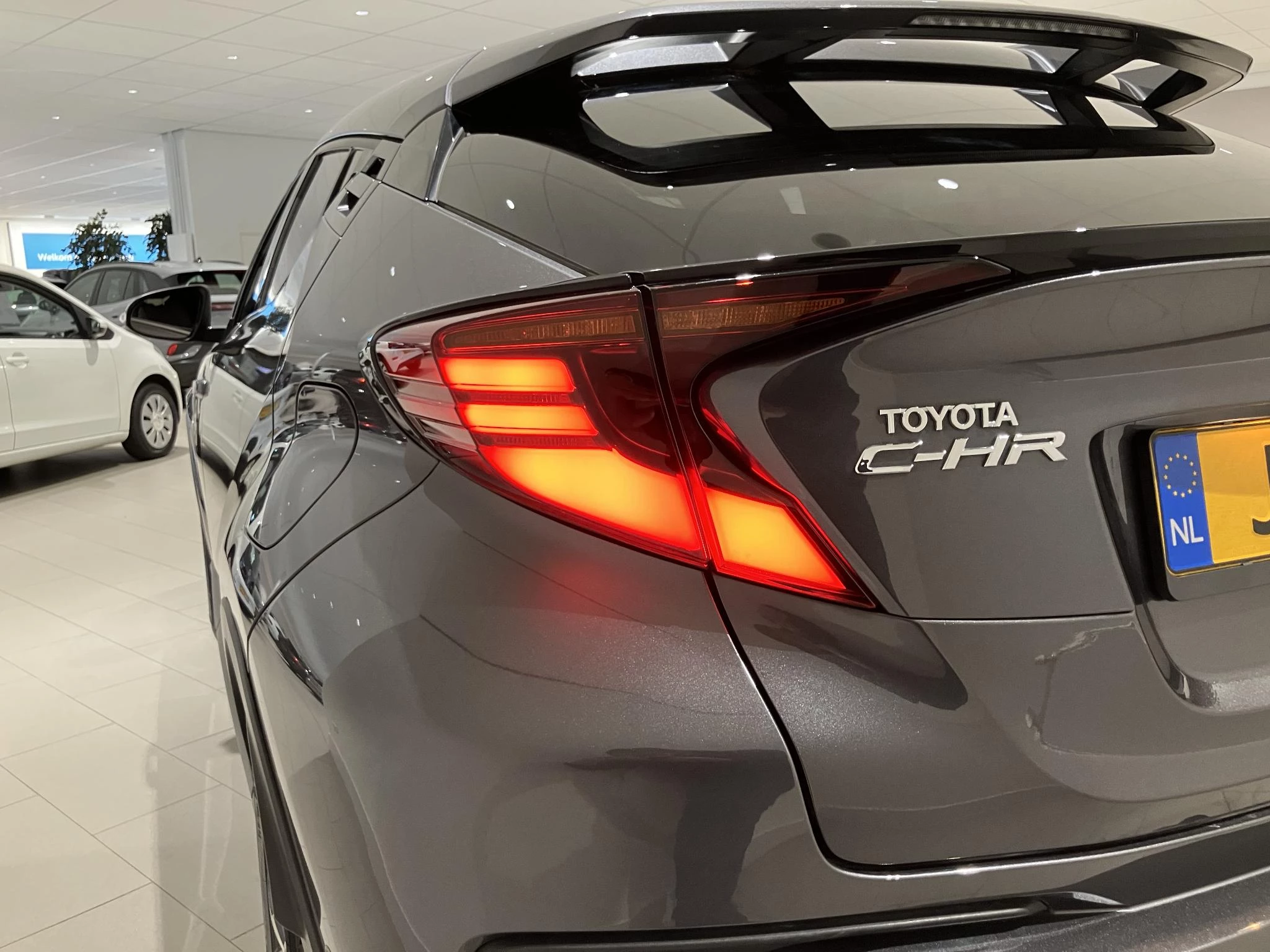 Toyota-C-HR-image-14