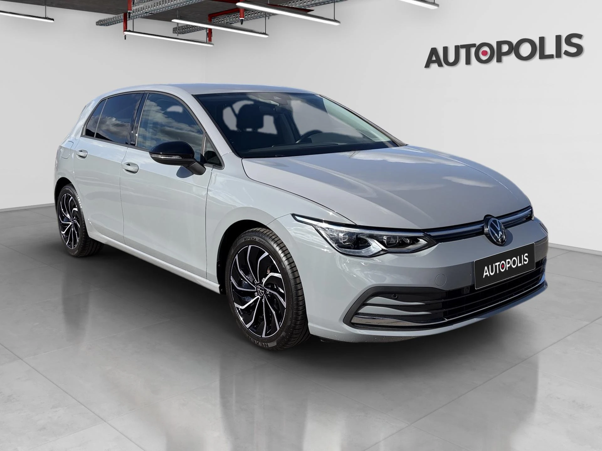 Volkswagen-Golf-image-14