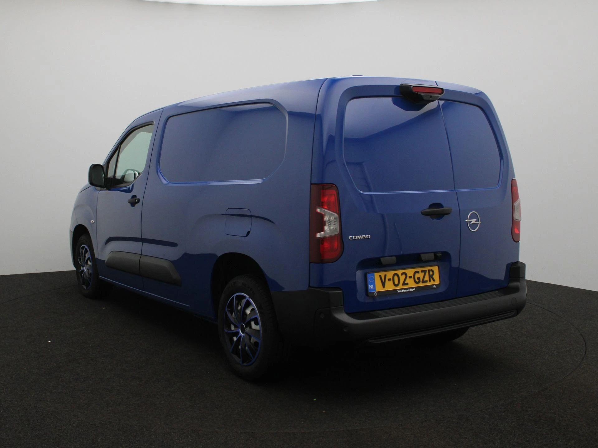 Opel-Combo-image-1