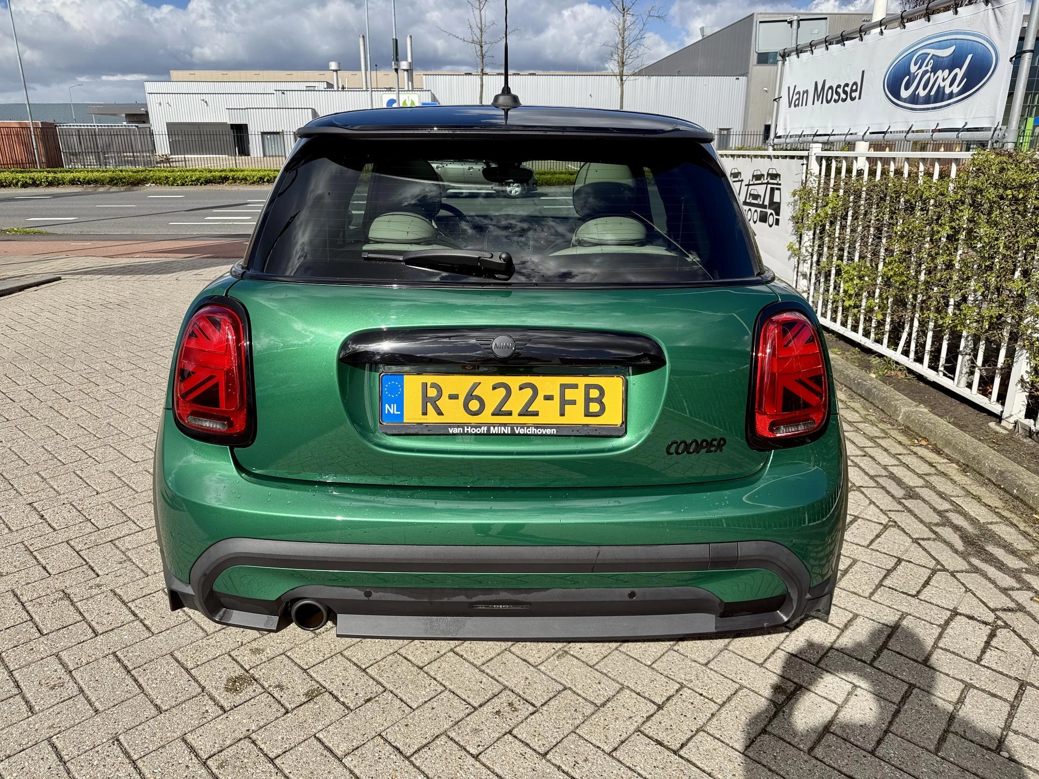 MINI-Cooper-image-3