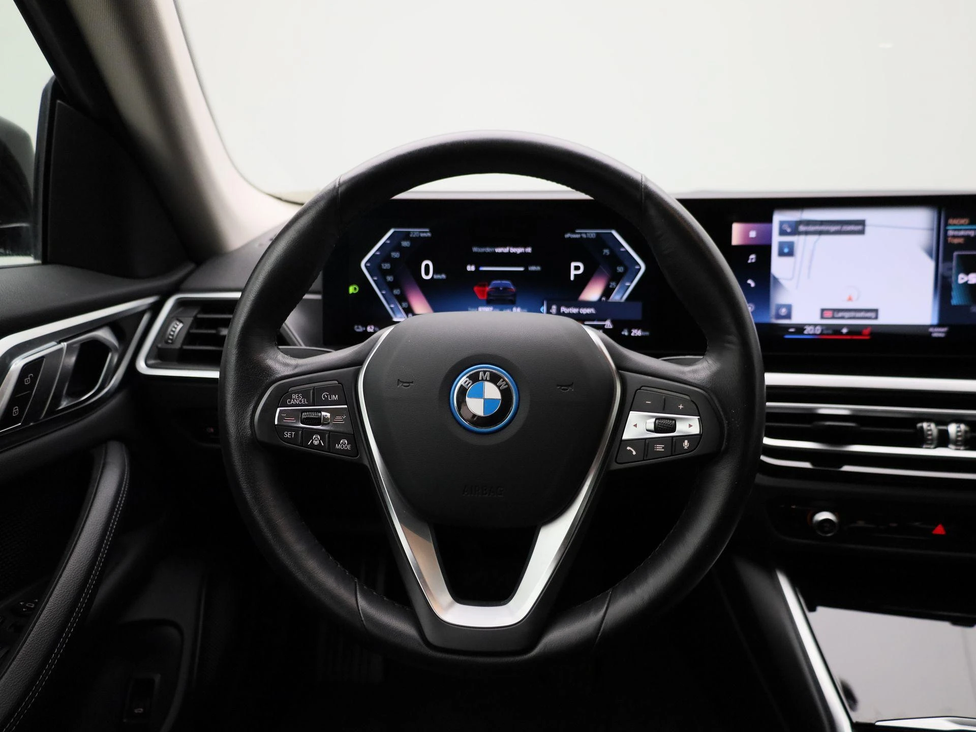 BMW-i4-image-6