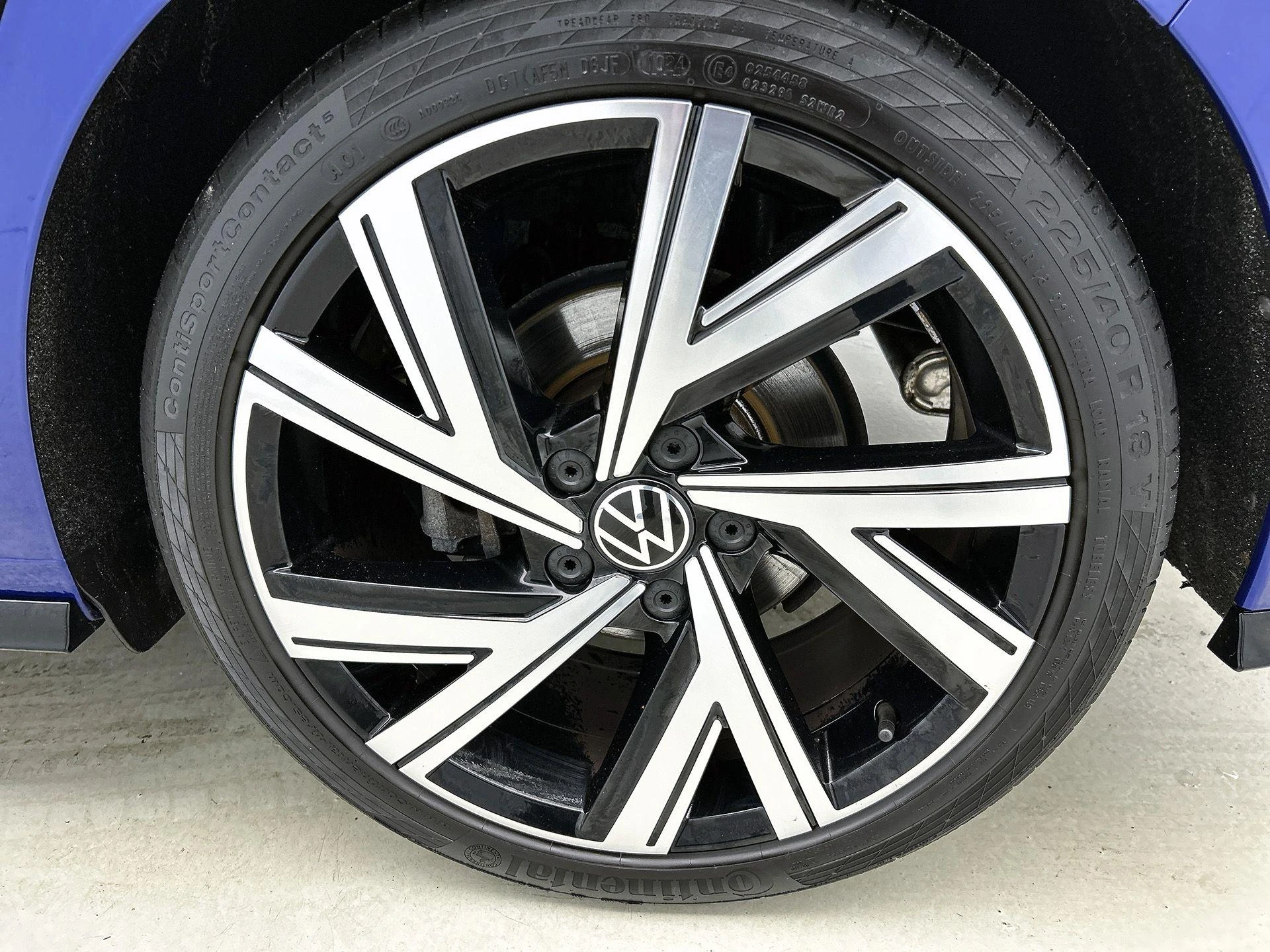 Volkswagen-Golf-image-37