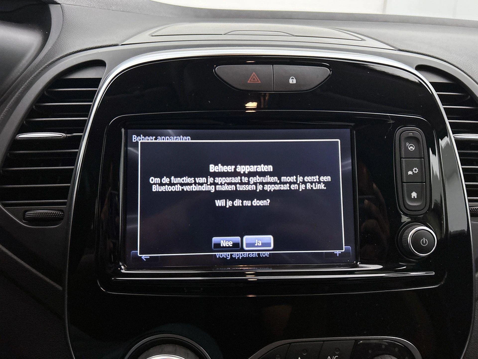 Renault-Captur-image-8