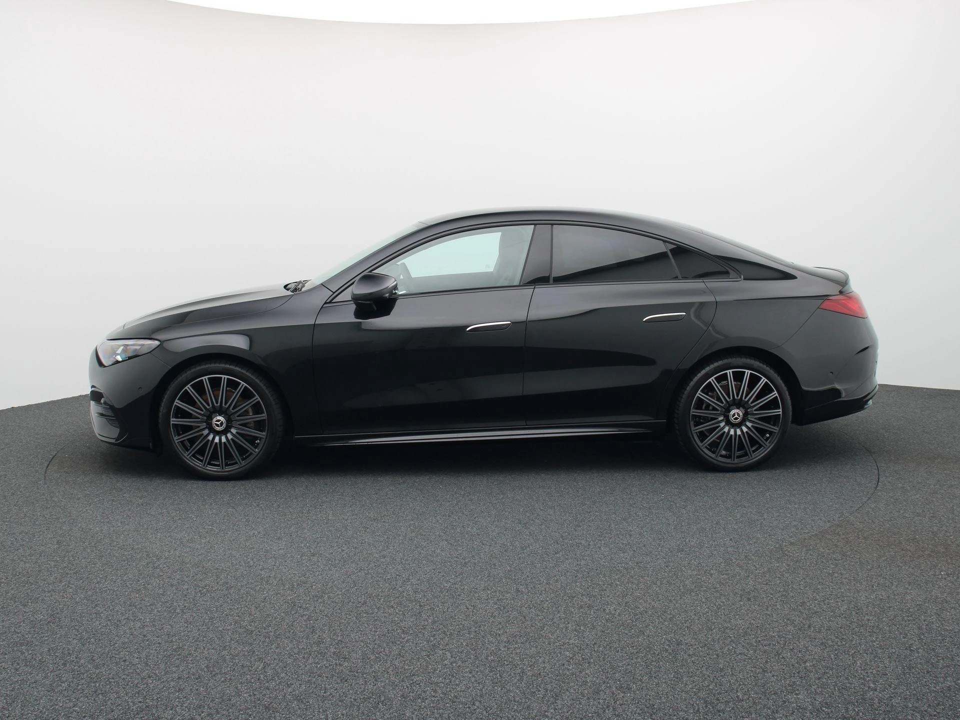 Mercedes-Benz-CLA-image-3