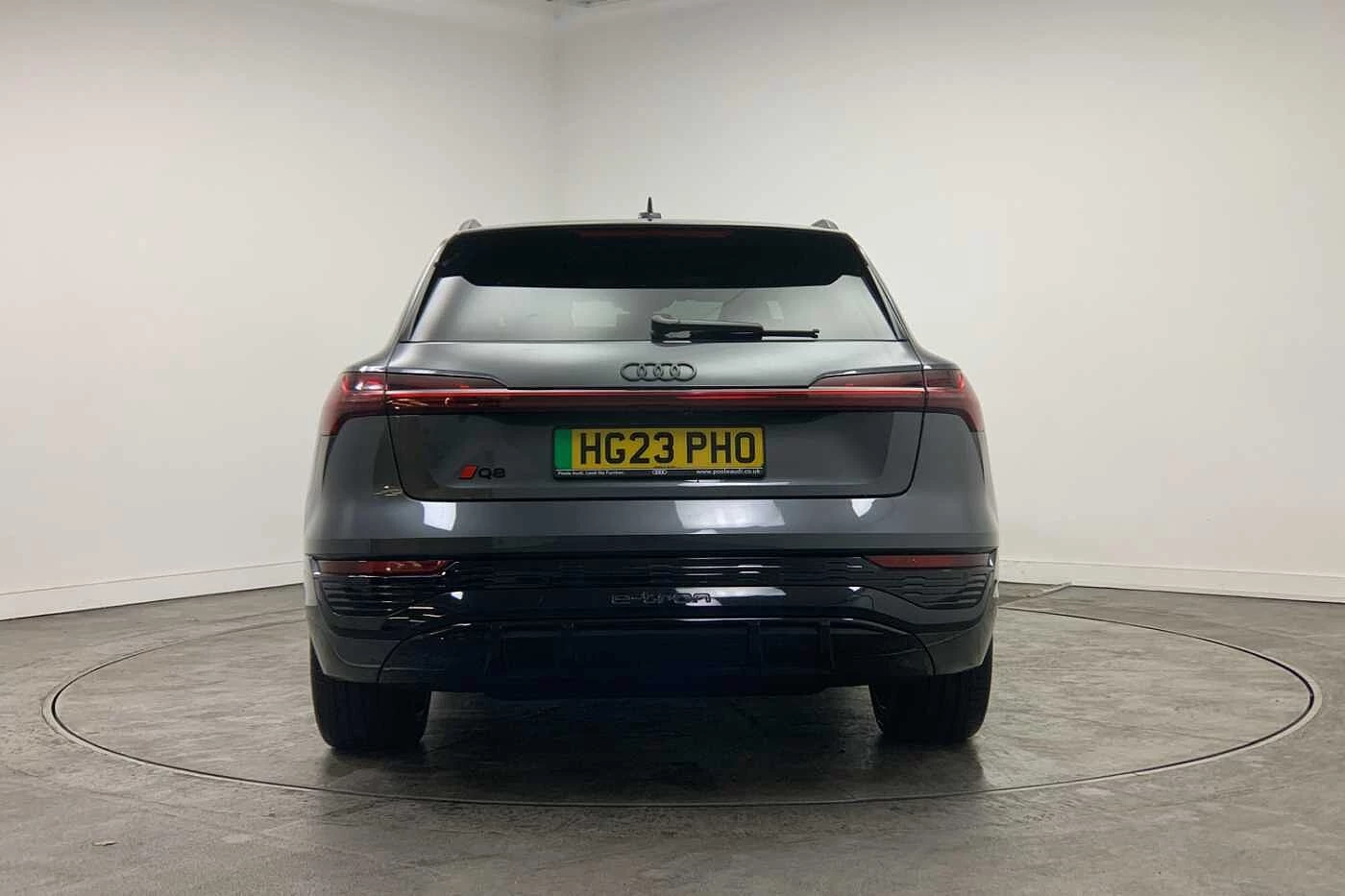 Audi-Q8 e-tron-image-10