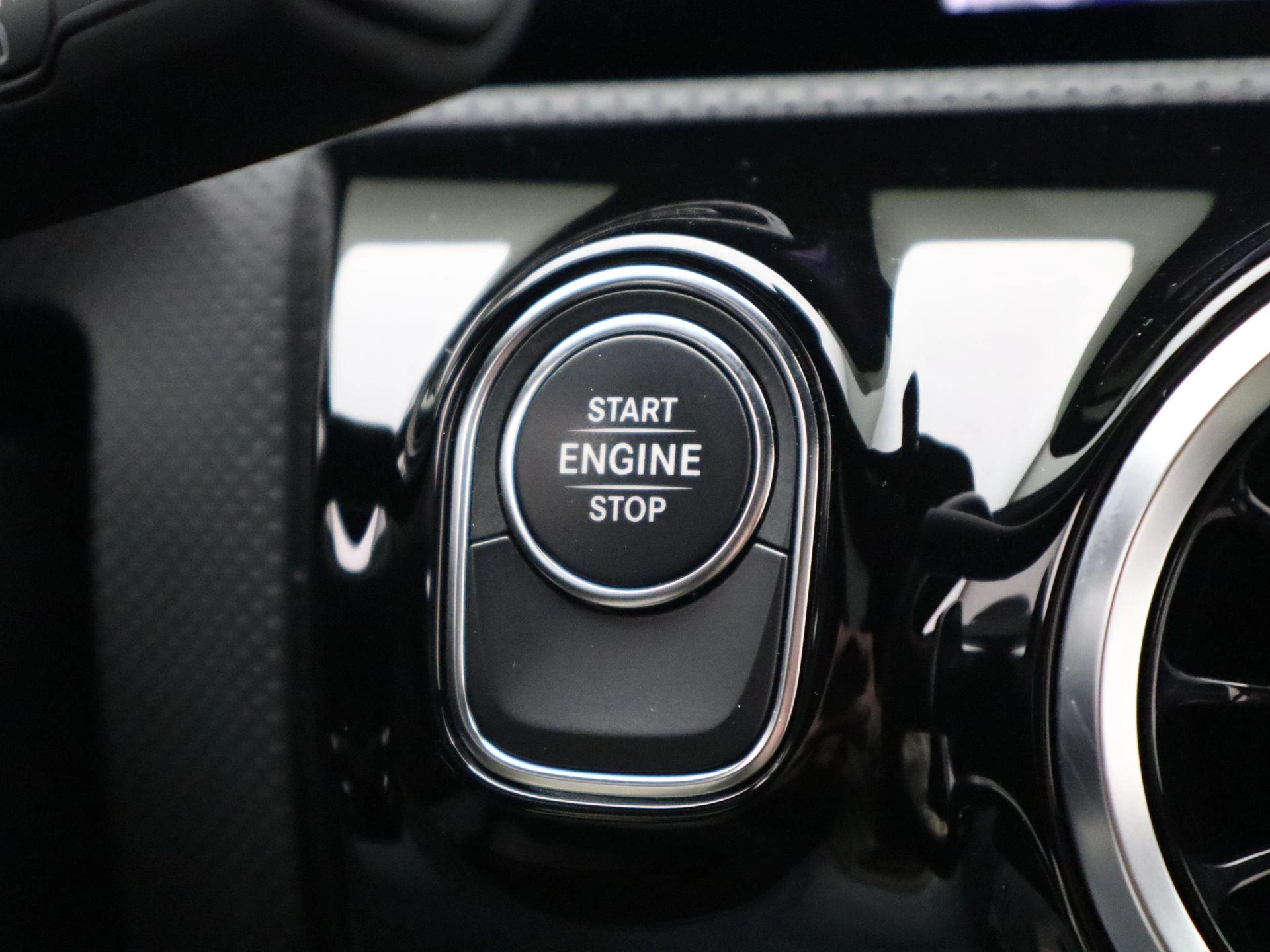 Mercedes-Benz-A-Klasse-image-17