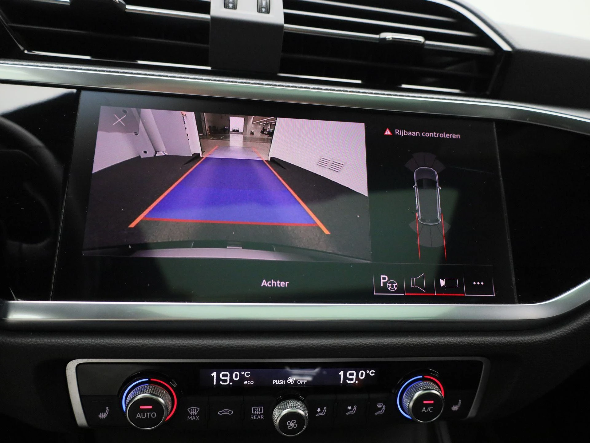 Audi-Q3-image-33