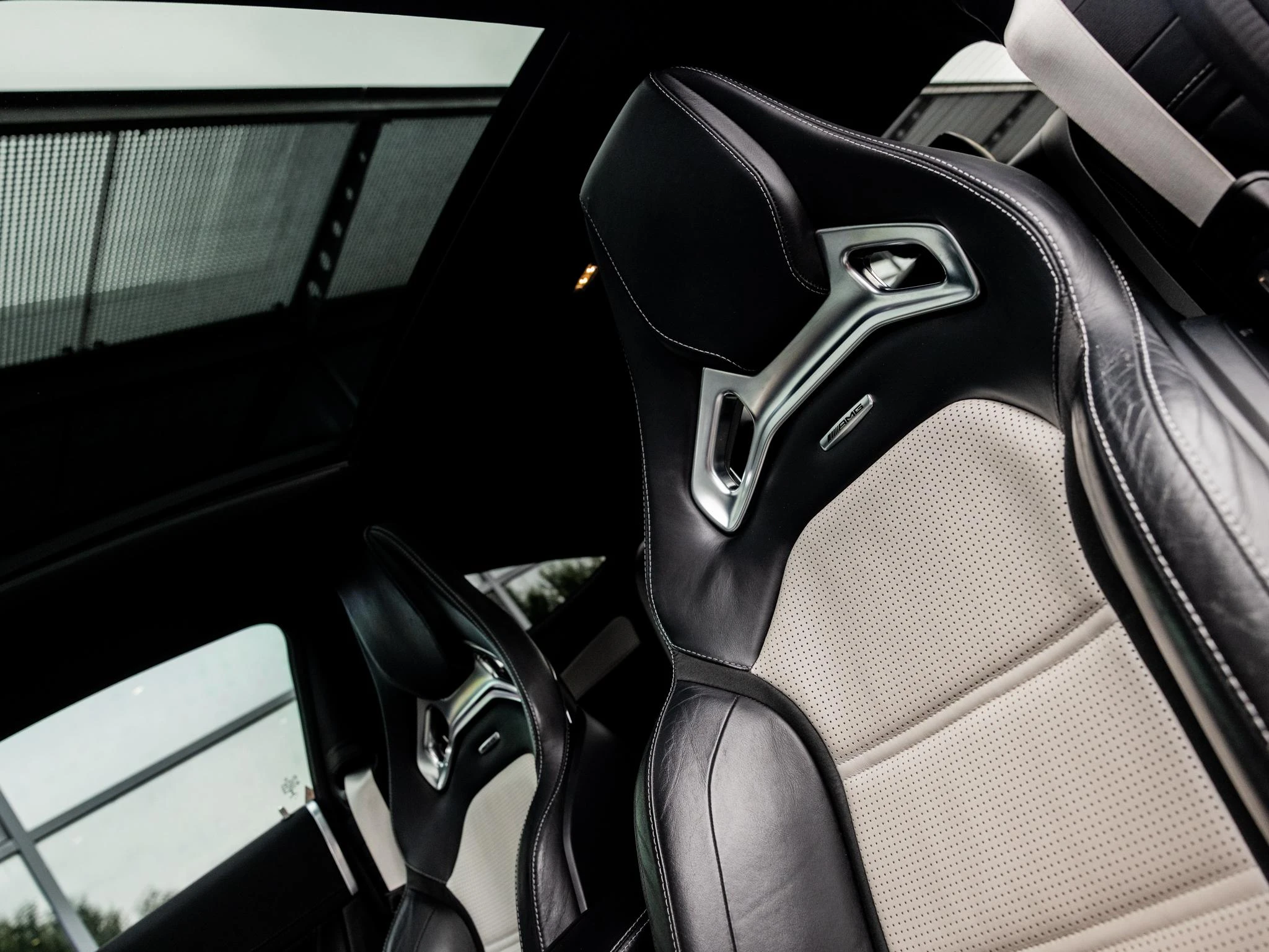 Mercedes-Benz-C-Klasse-image-23