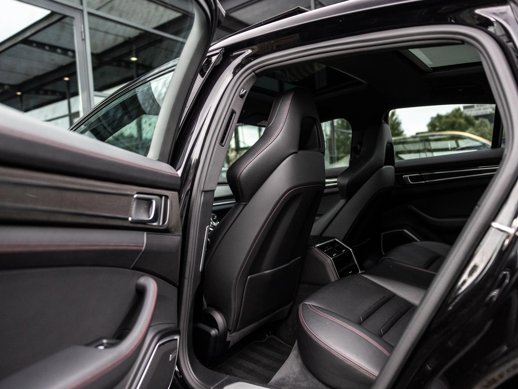 Porsche-Panamera-image-50