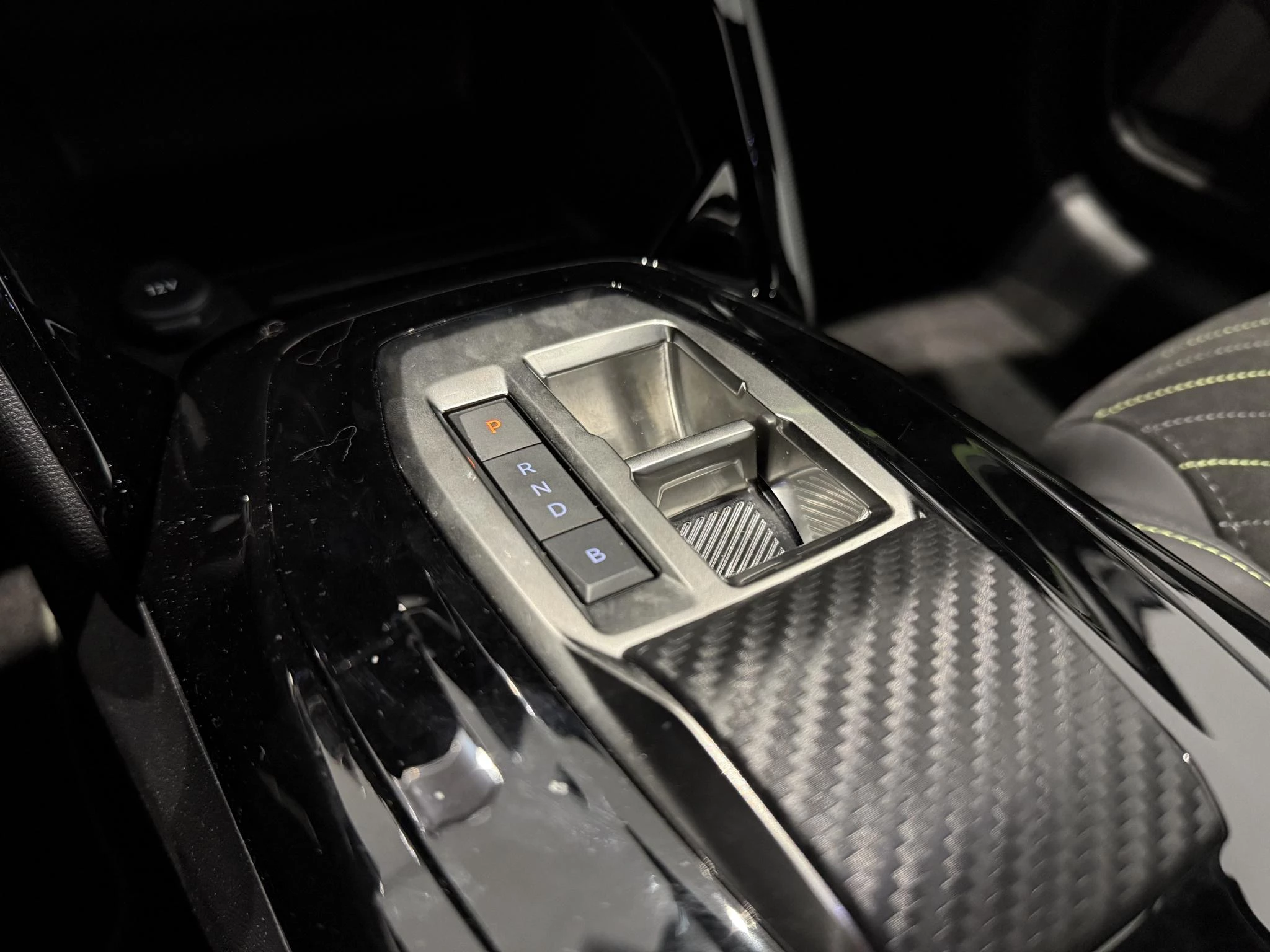 Peugeot-e-208-image-16