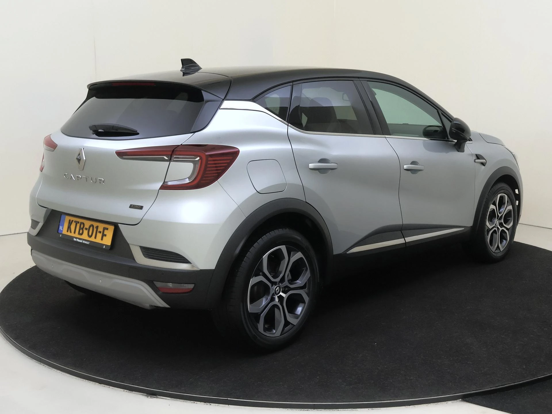 Renault-Captur-image-3