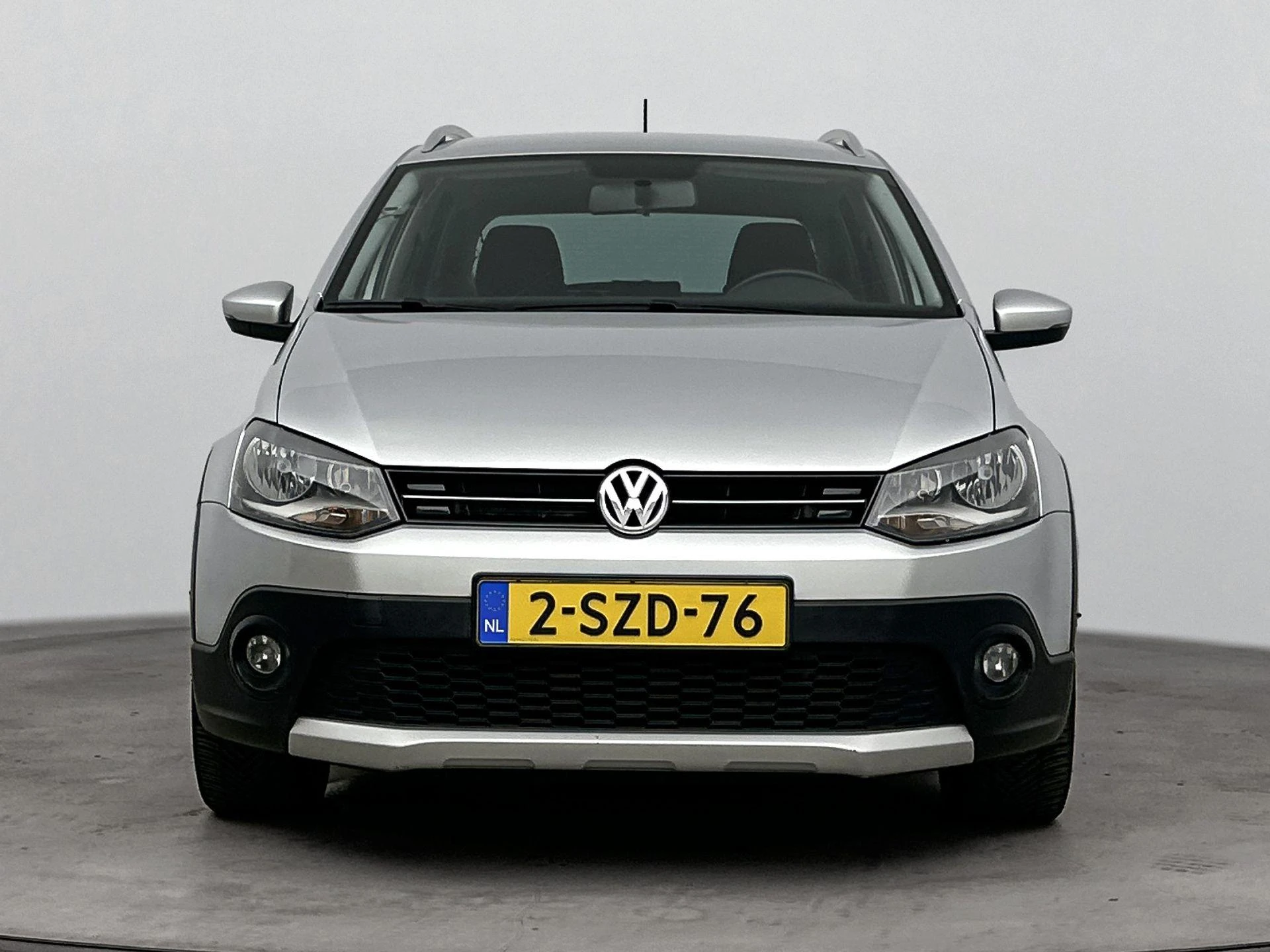 Volkswagen-Polo-image-4