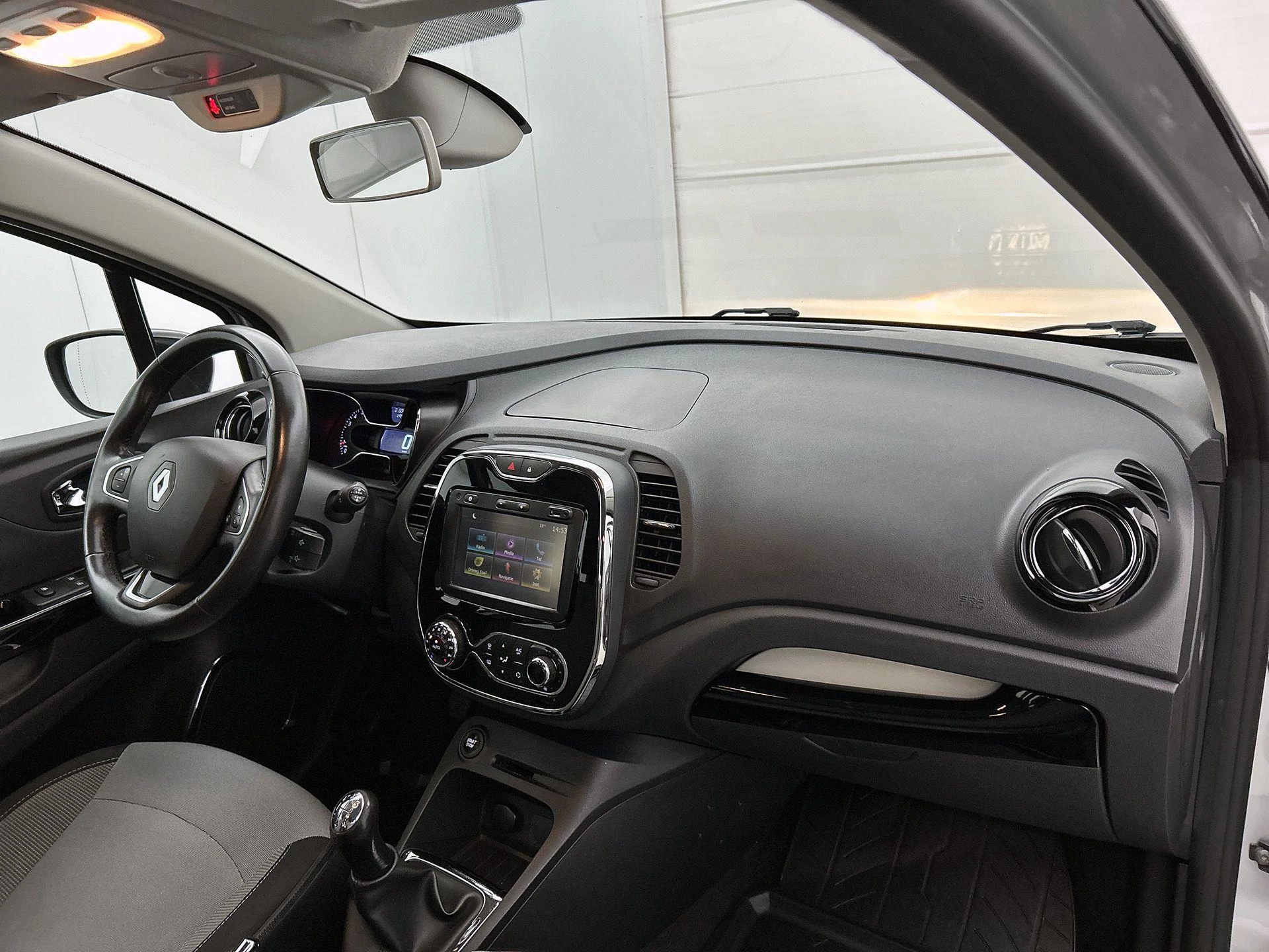 Renault-Captur-image-16