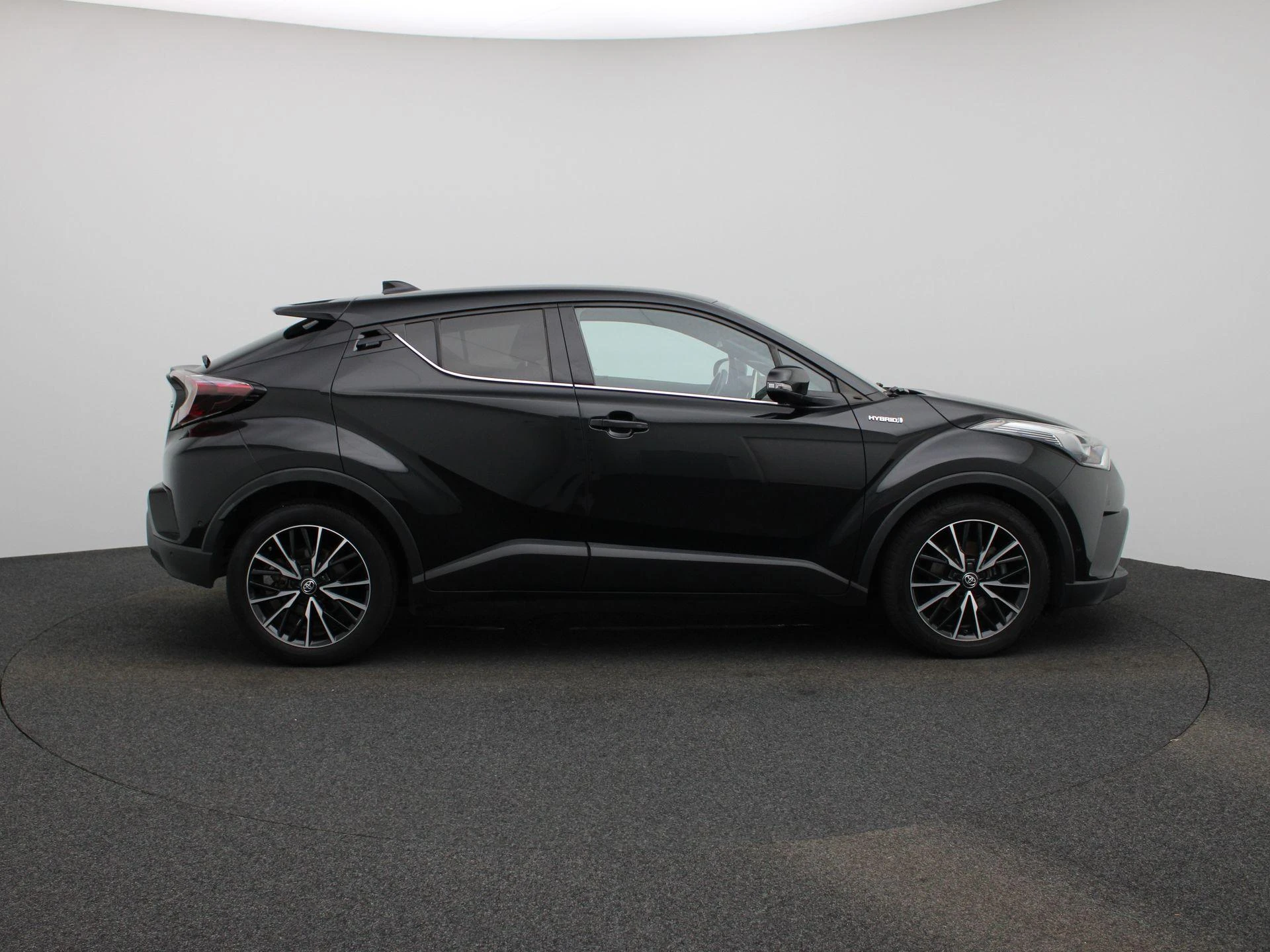 Toyota-C-HR-image-5
