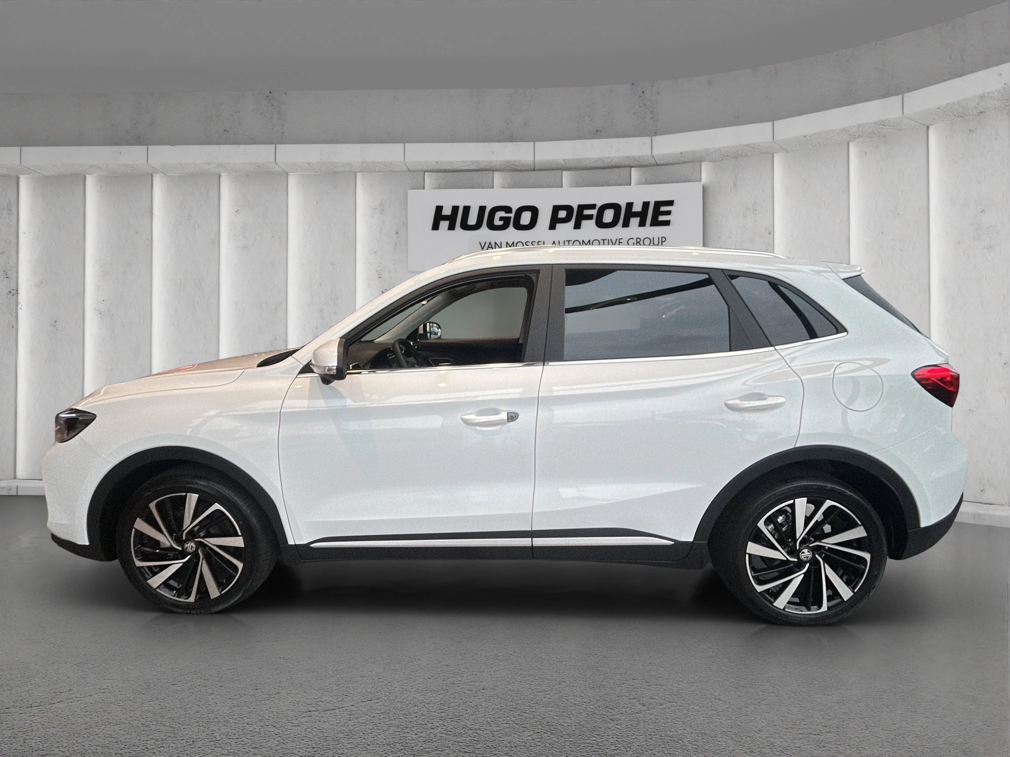 MG ZS Luxury 1.5 Hybrid+ Autom LED ACC GJR RFK SHZ