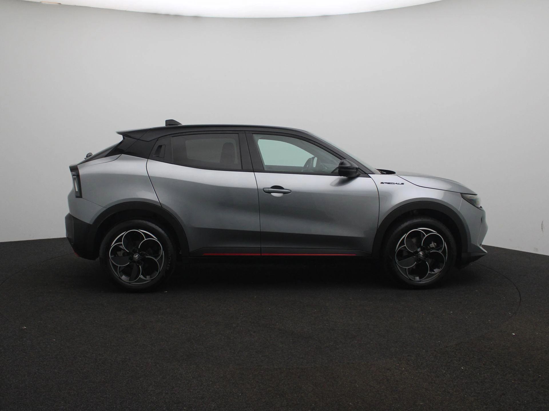 Alfa Romeo Junior Elettrica Speciale 54 kWh