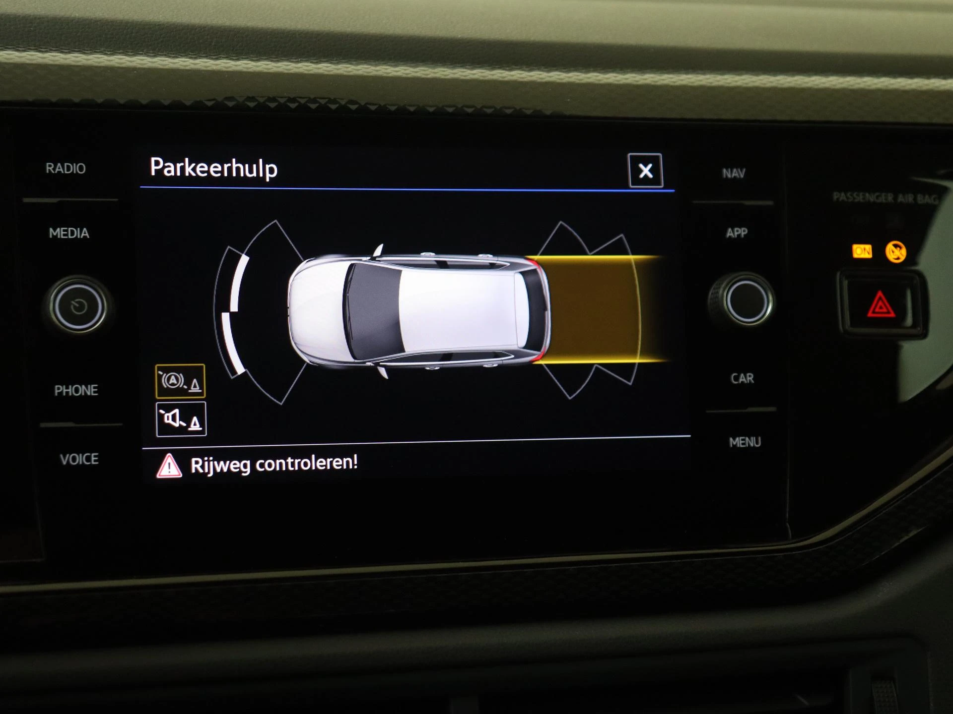 Volkswagen-Polo-image-18