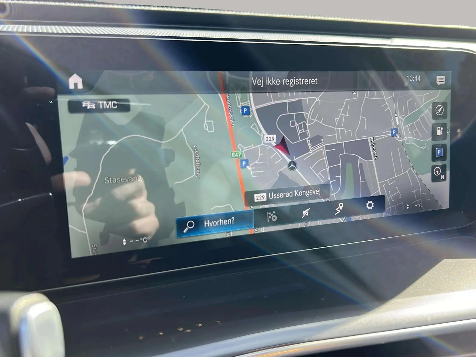 Mercedes-Benz-EQC-image-16