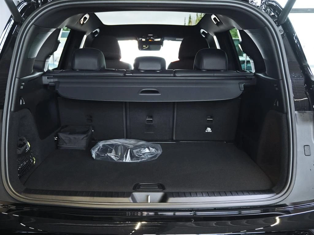 Mercedes-Benz-GLB 250+-image-13
