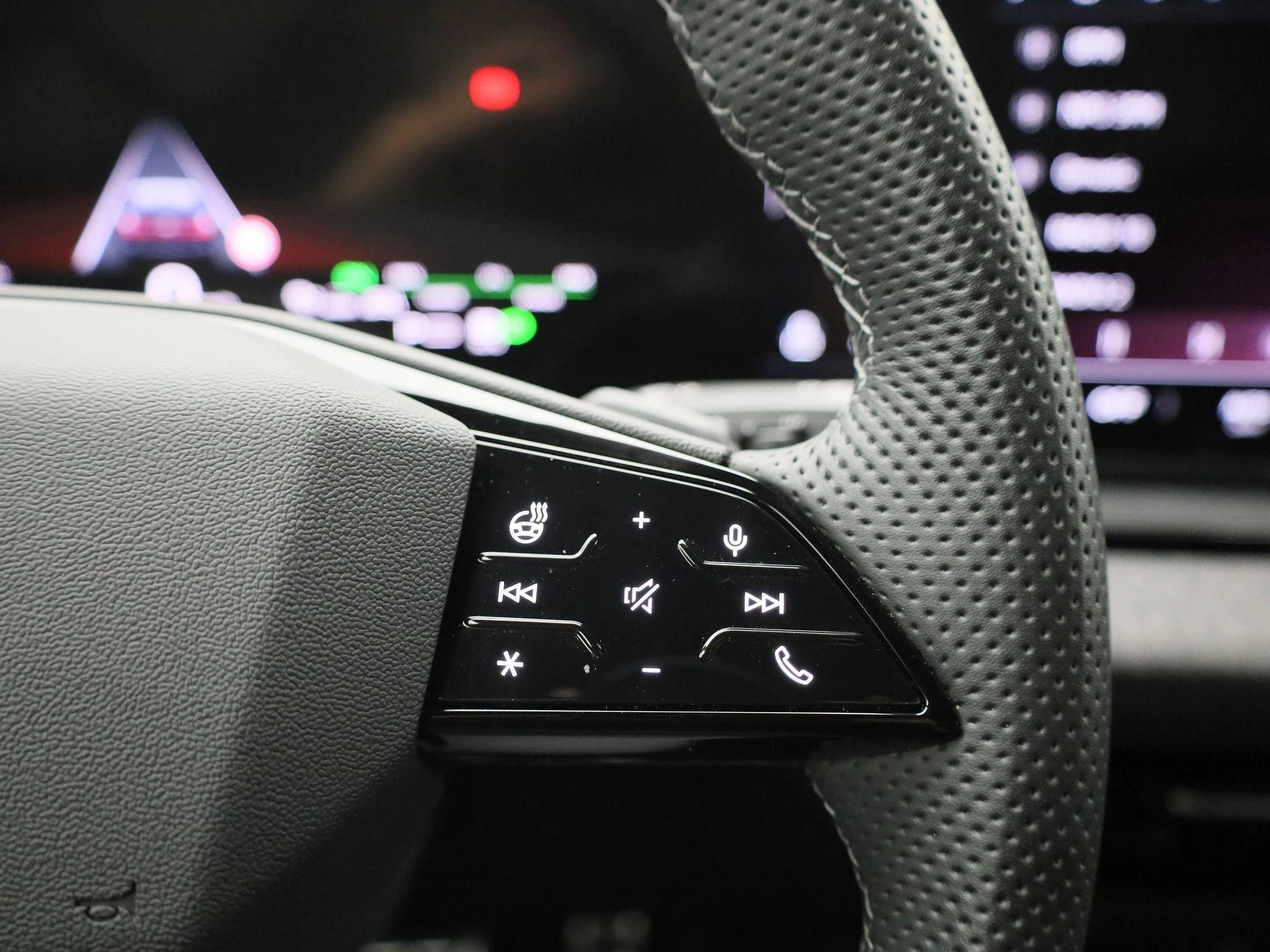 Audi-Q6 e-tron-image-24