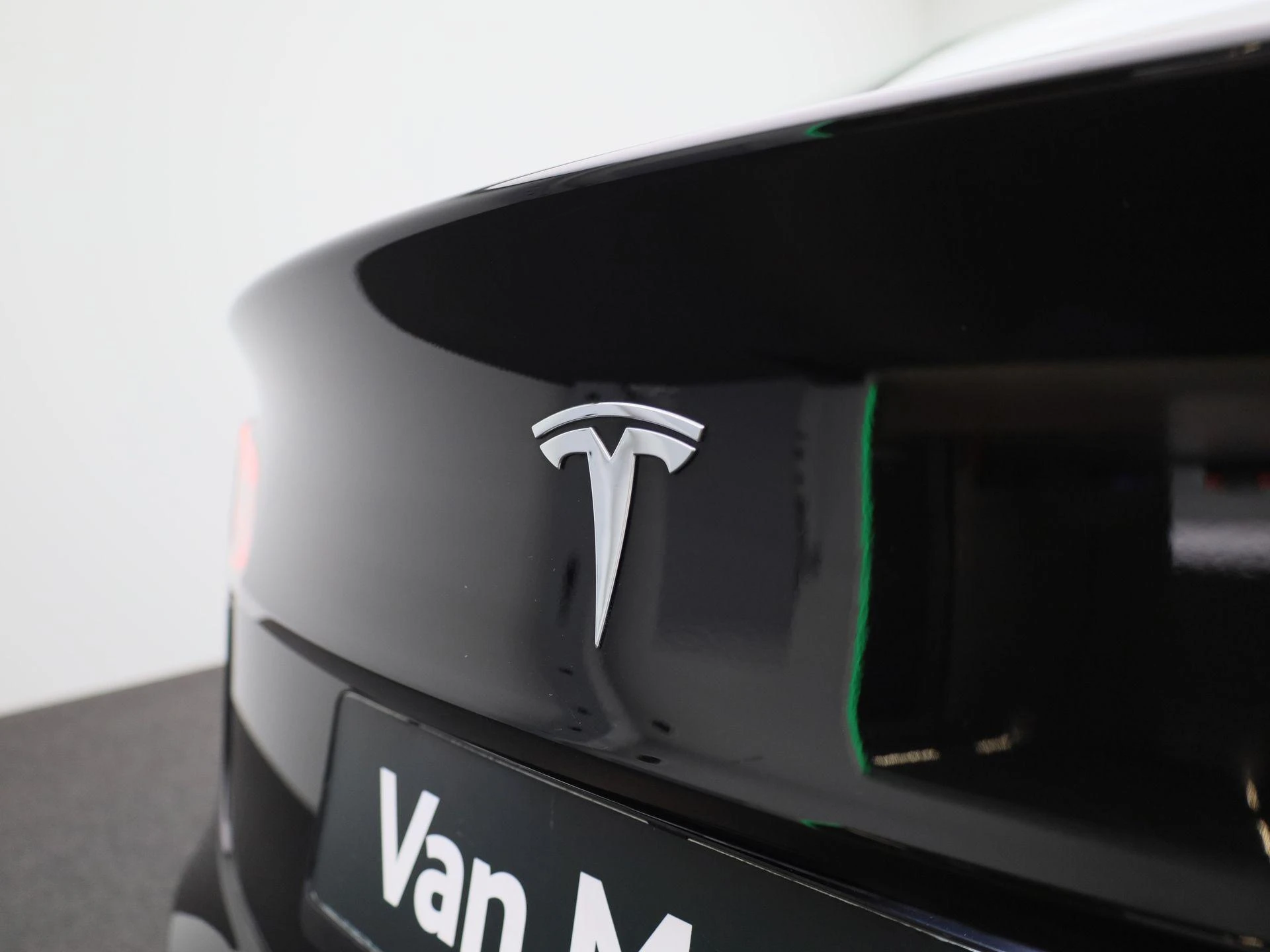 Tesla-Model 3-image-25