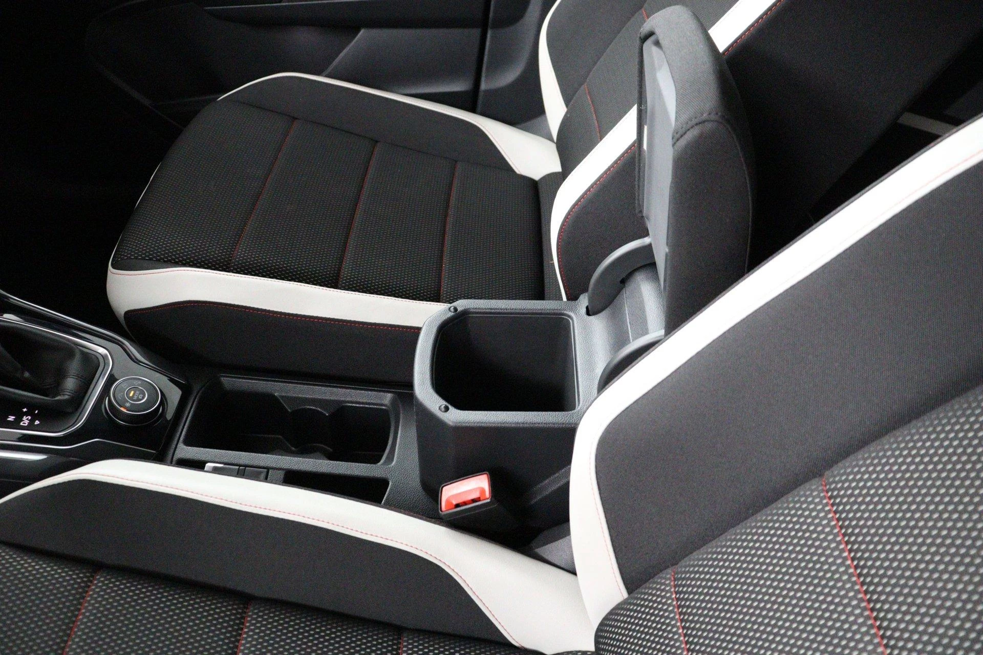 Volkswagen-T-Roc-image-55