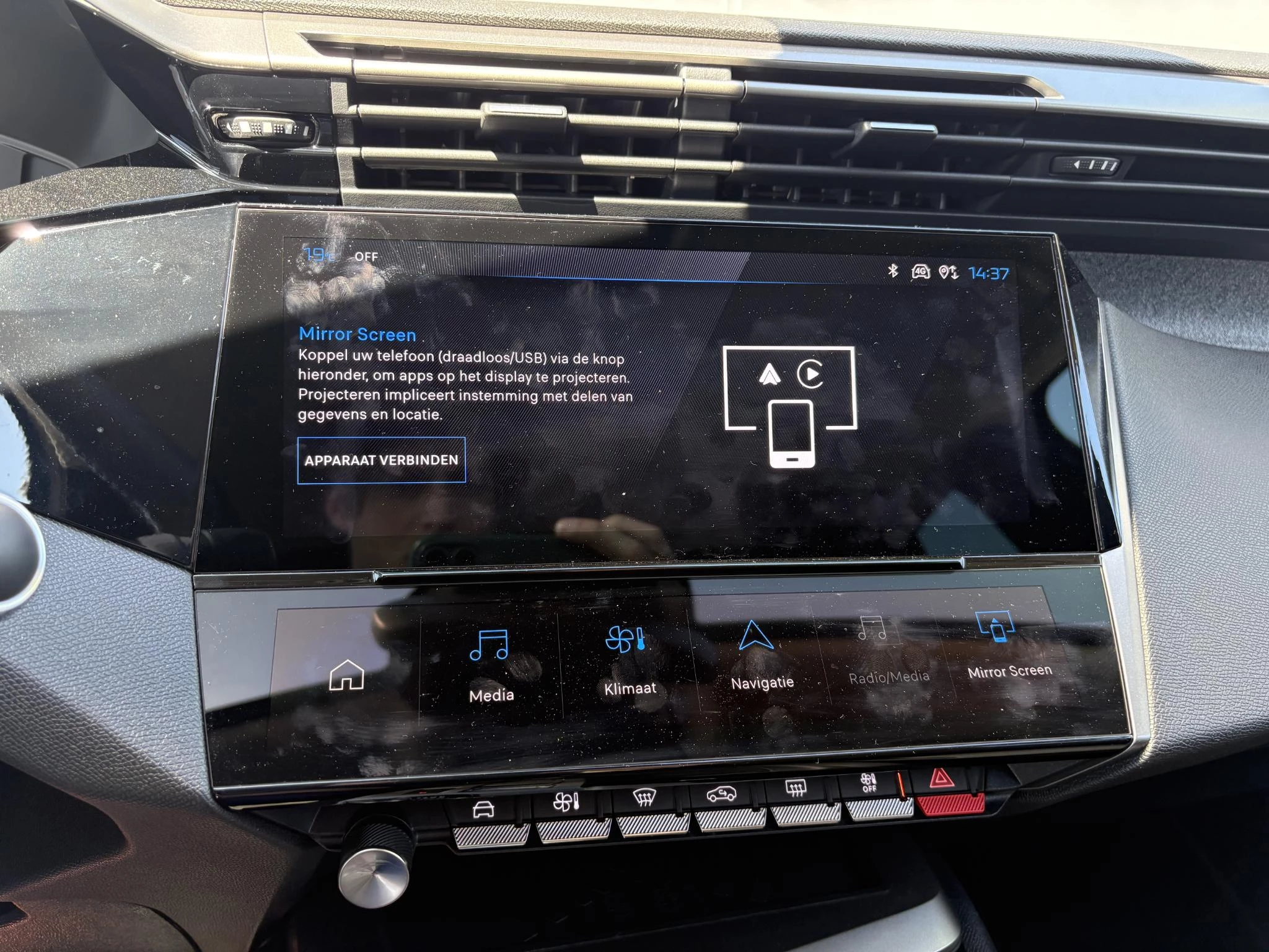 Peugeot-408-image-19
