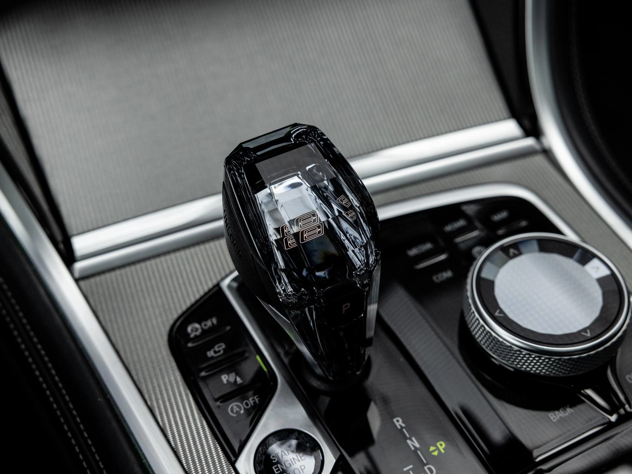 BMW-8 Serie-image-36