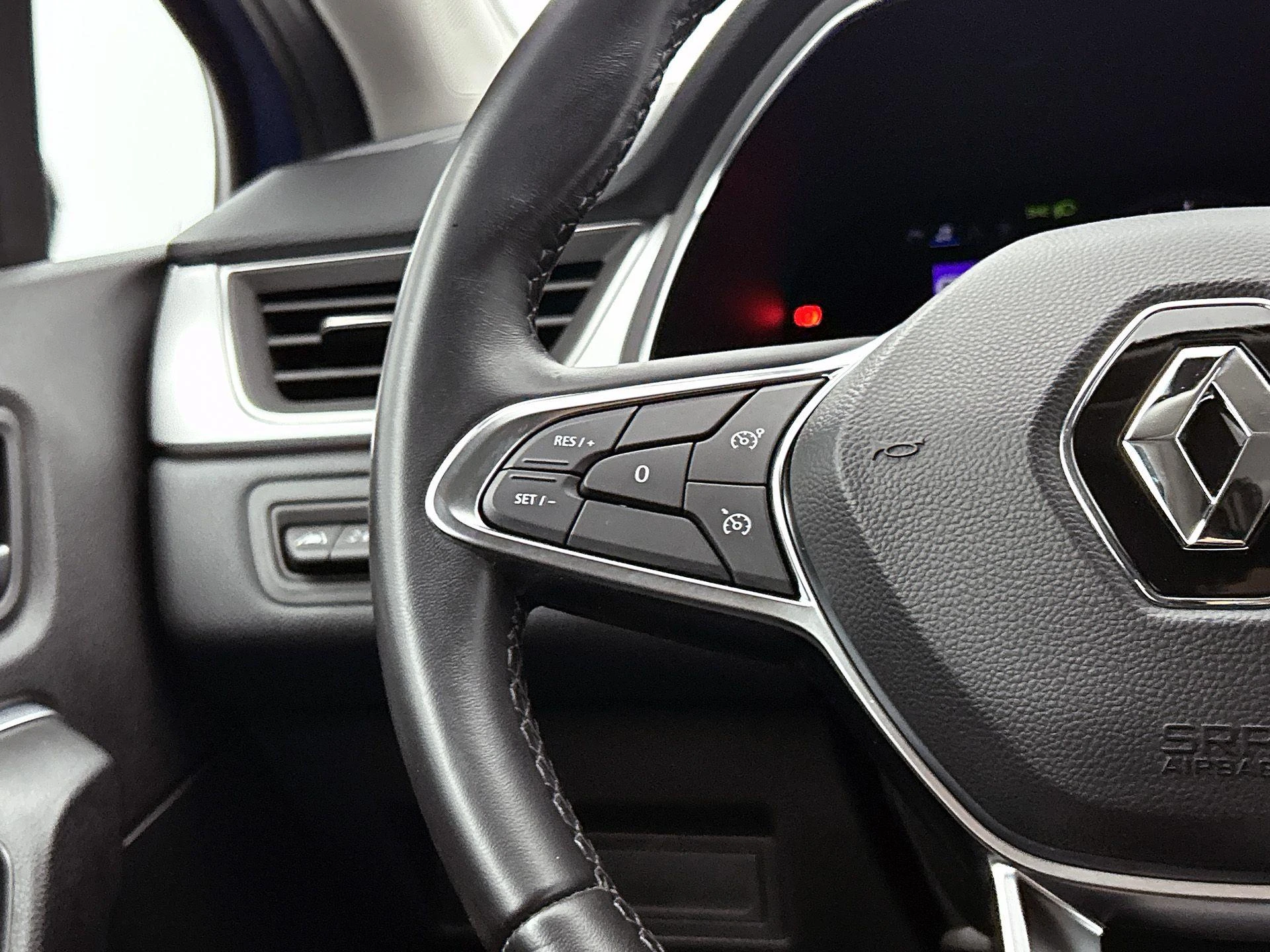 Renault-Captur-image-5