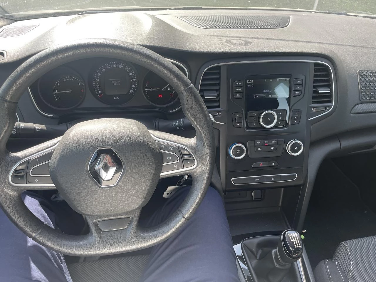 Renault-Mégane Grand Tour-image-12