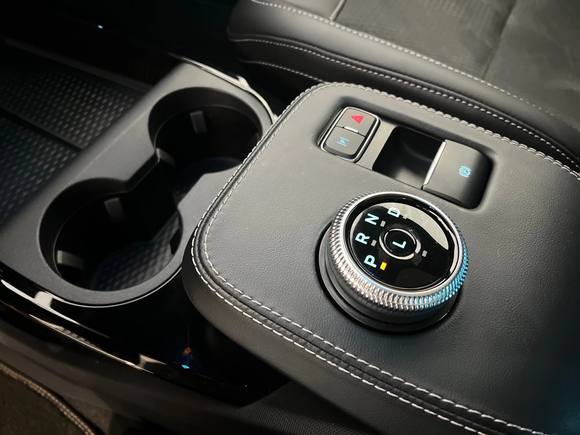 Ford-Mustang Mach-E-image-18