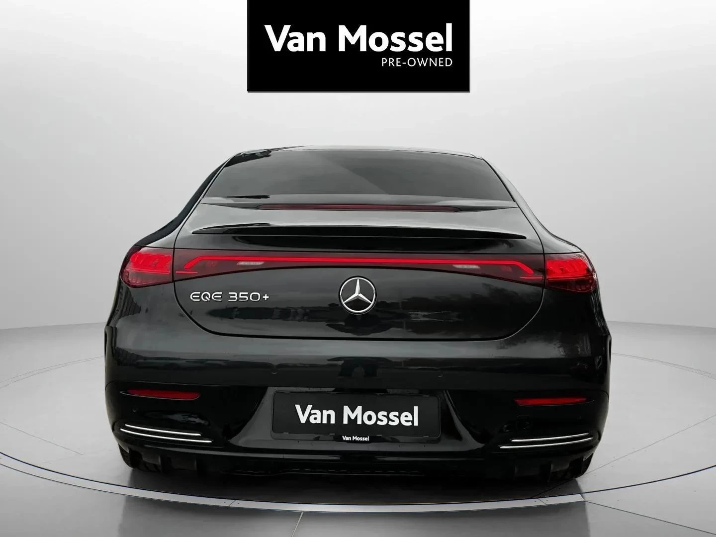 Mercedes-Benz-EQE-image-5