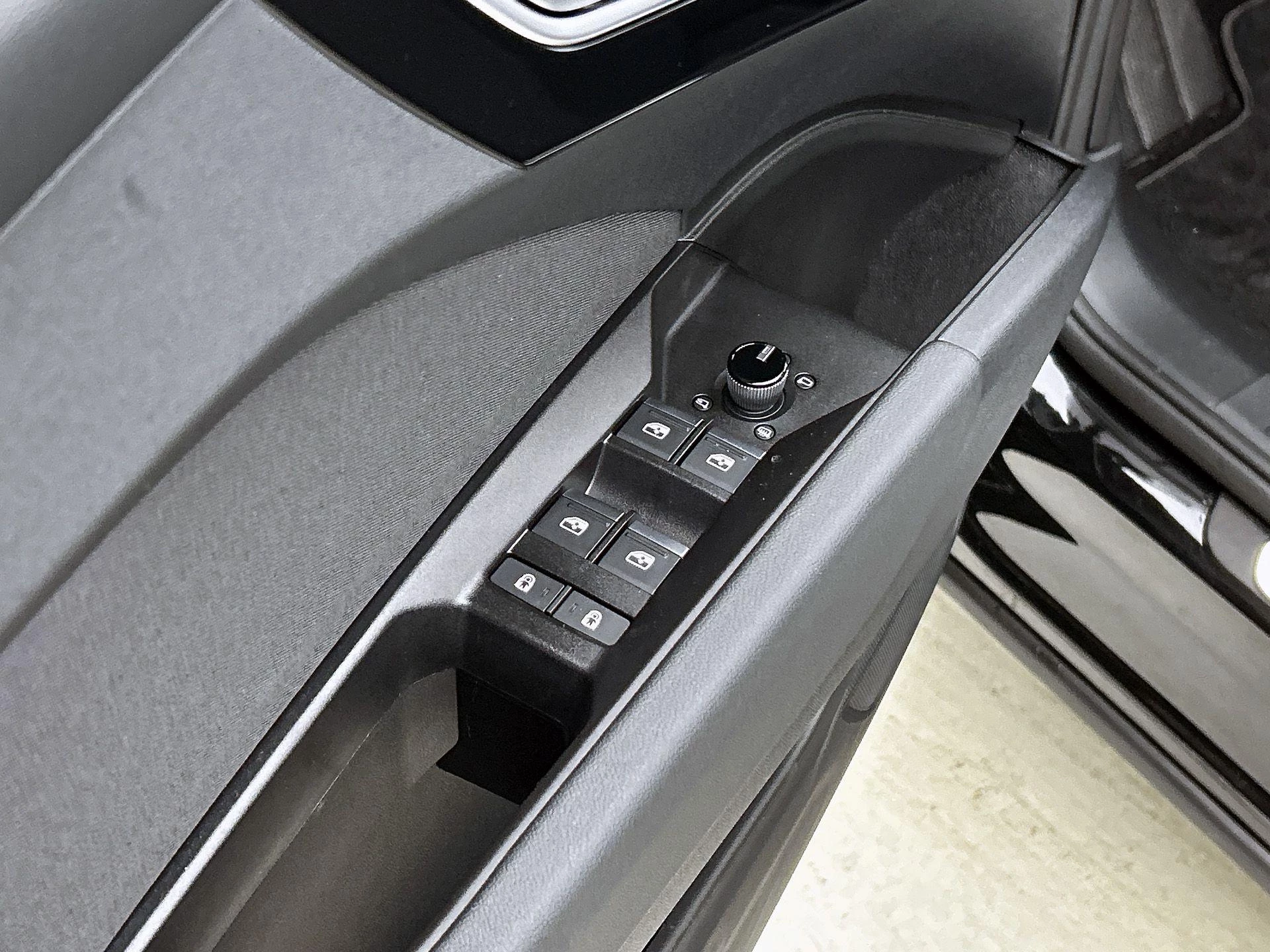 Audi-Q4 e-tron-image-29