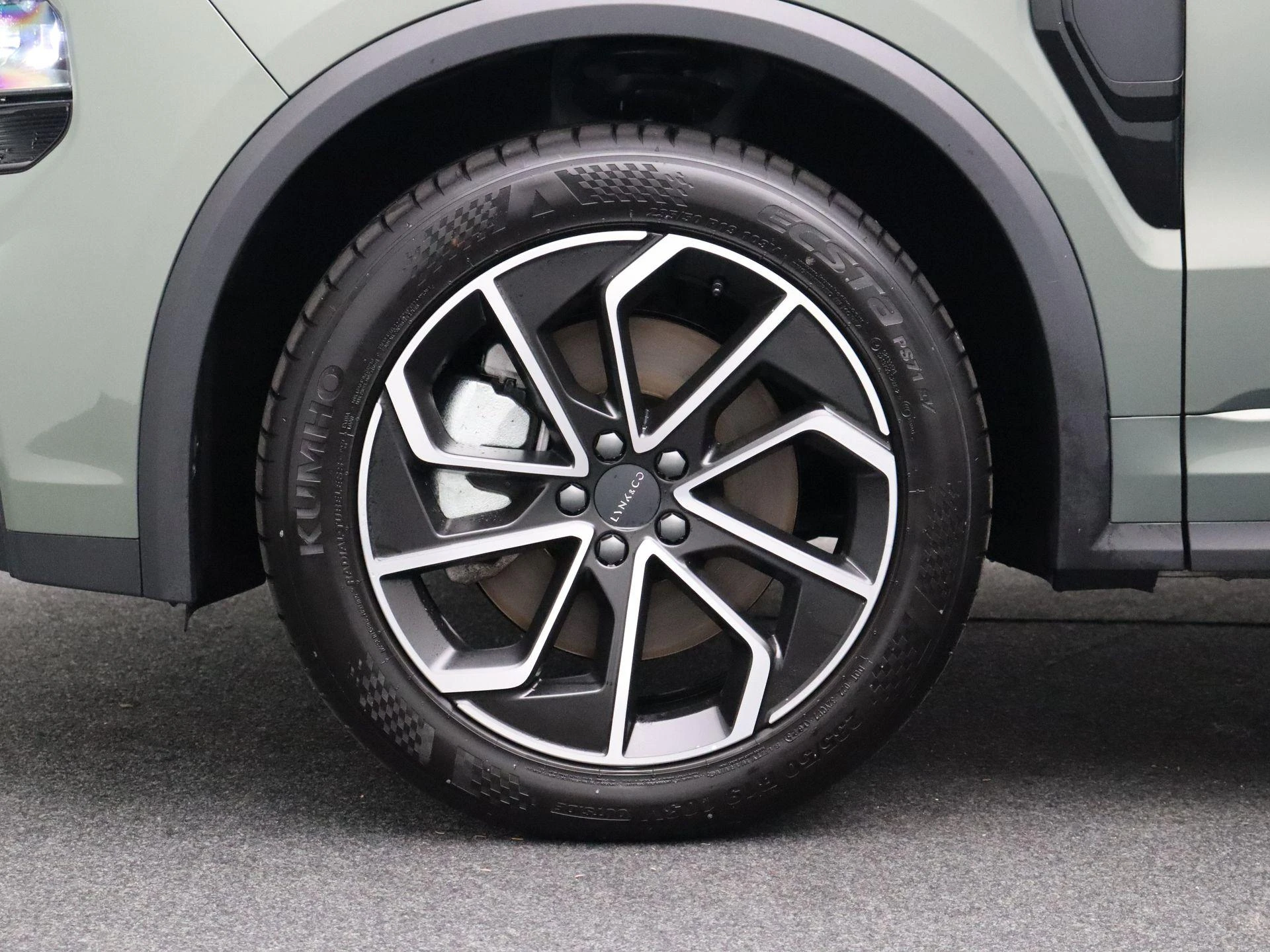 Lynk & Co-01-image-6