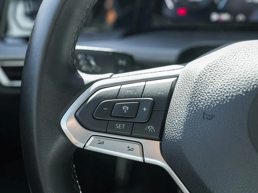 Volkswagen-Golf-image-15