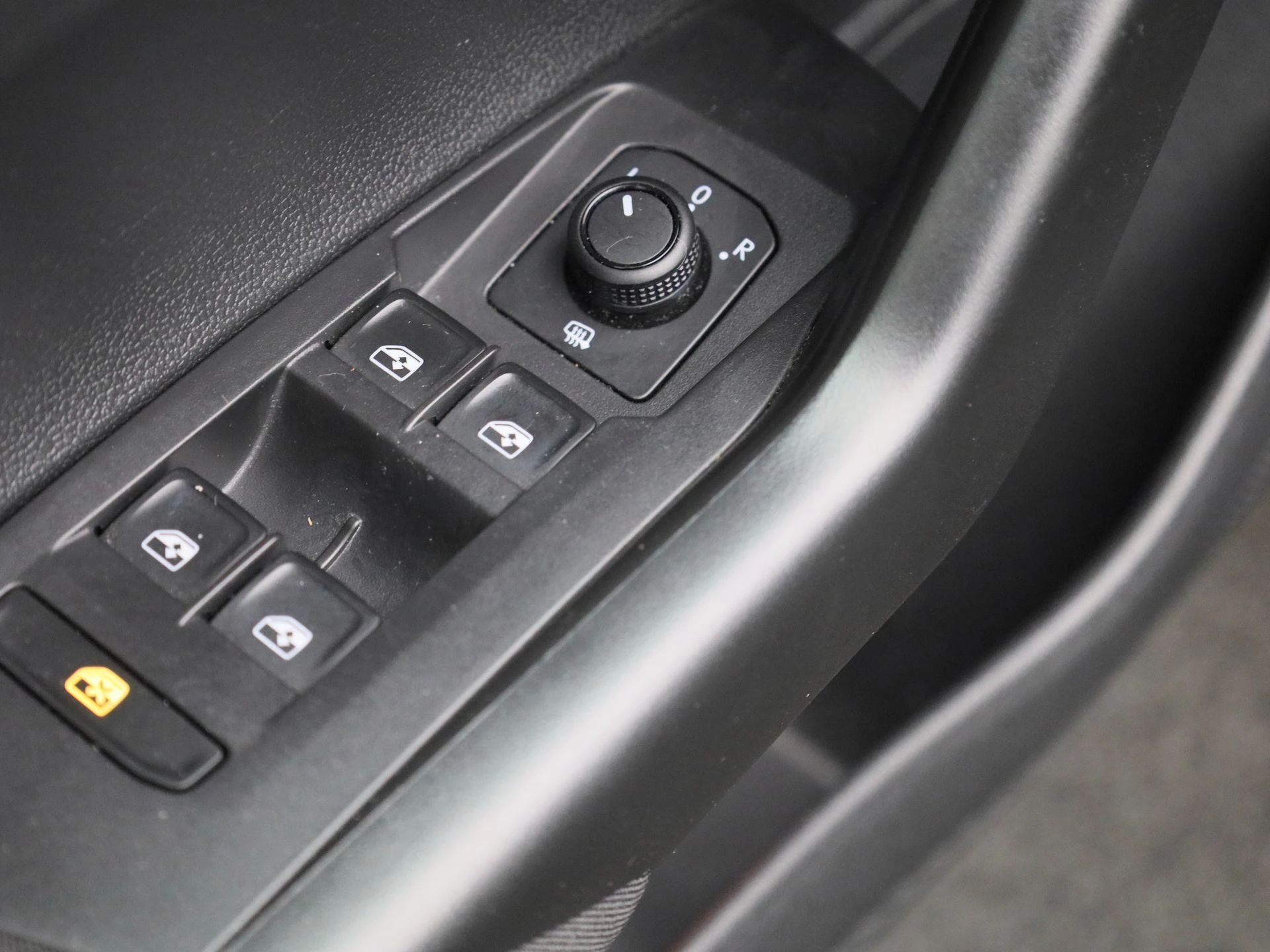 Volkswagen-Polo-image-29