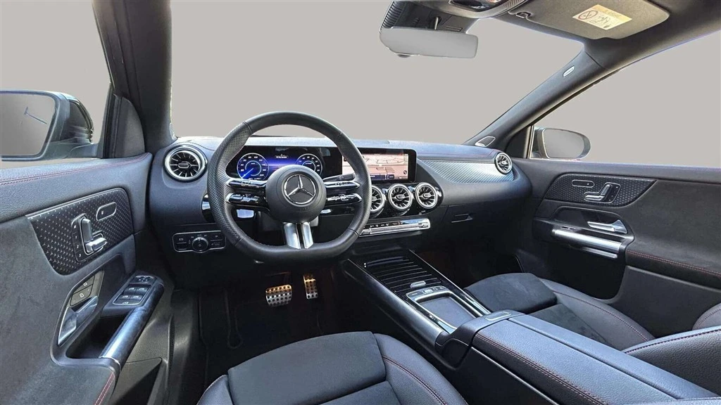 Mercedes-Benz-EQA-image-11