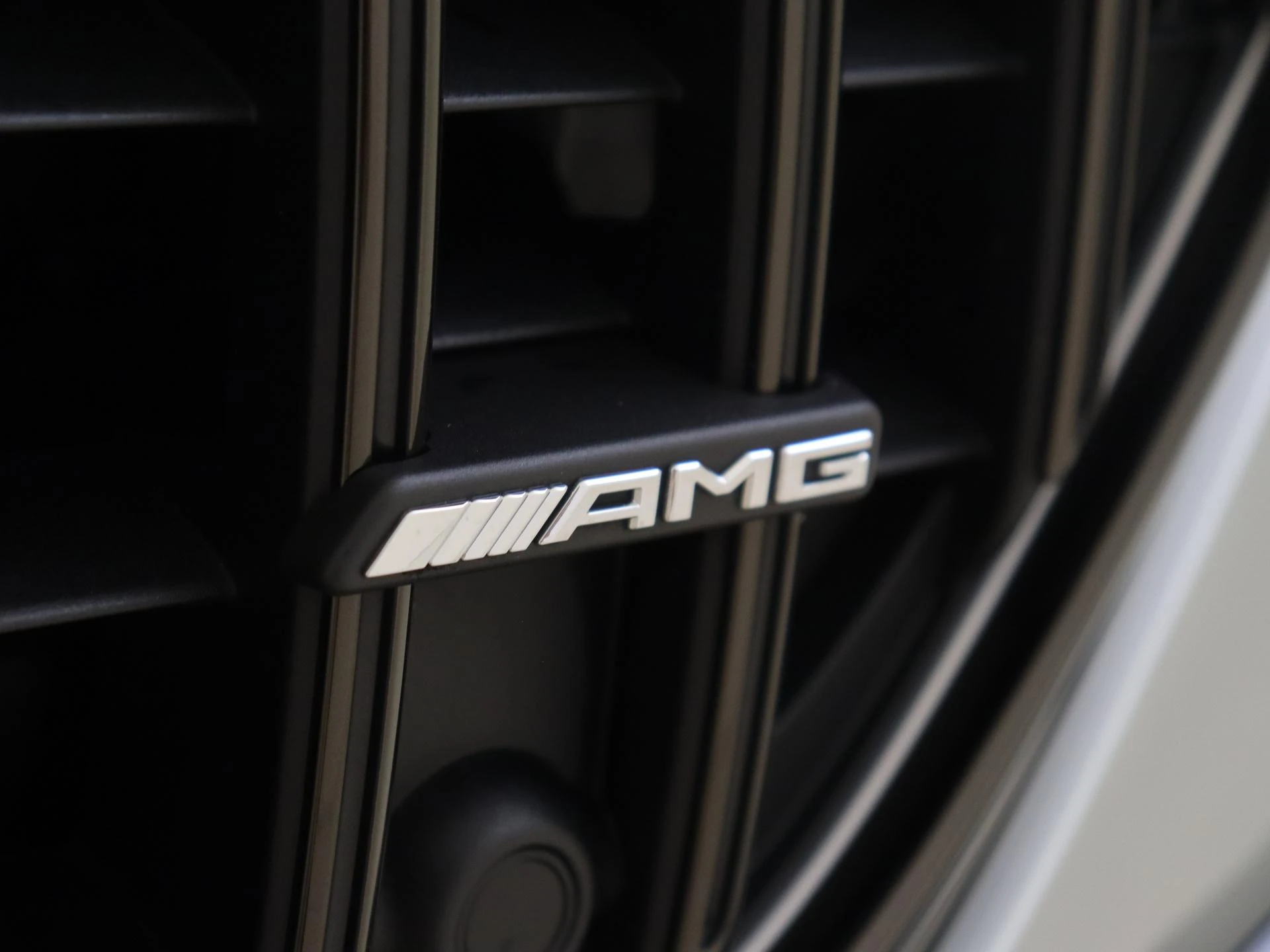 Mercedes-Benz-E-Klasse-image-10