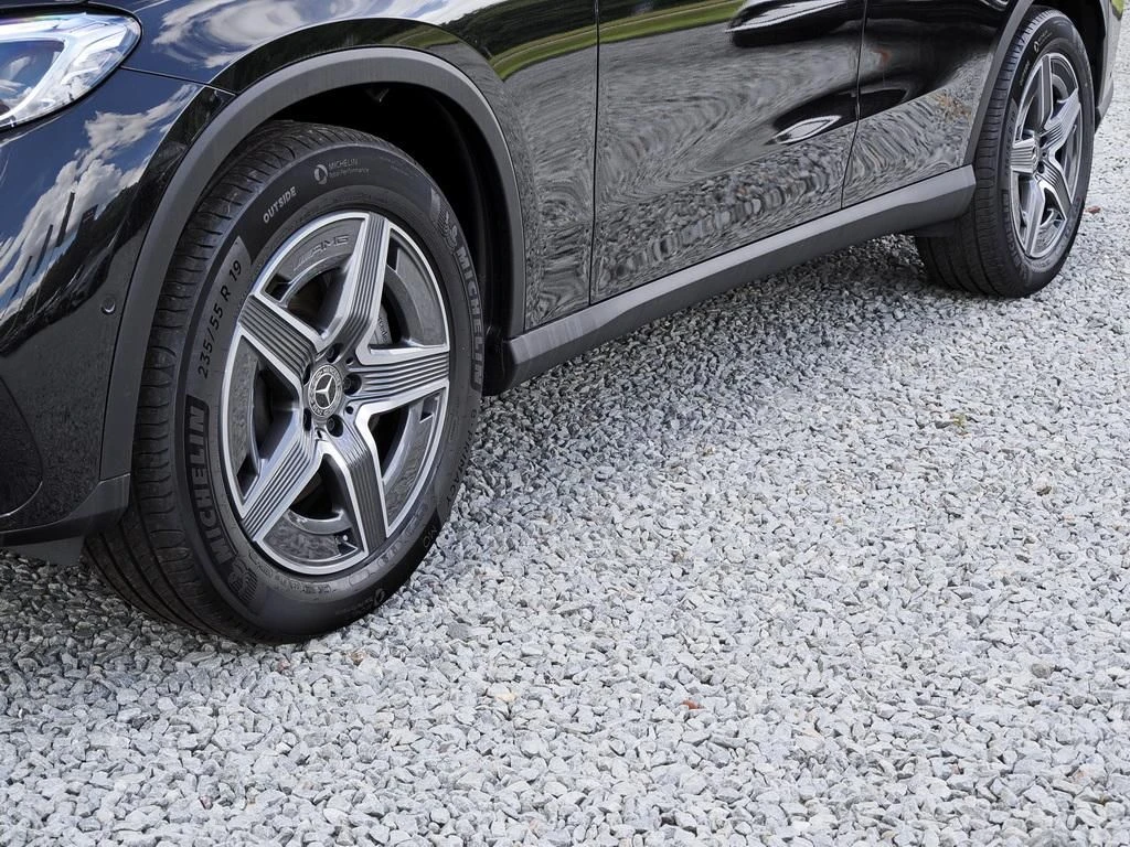 Mercedes-Benz-GLC 300 d-image-6