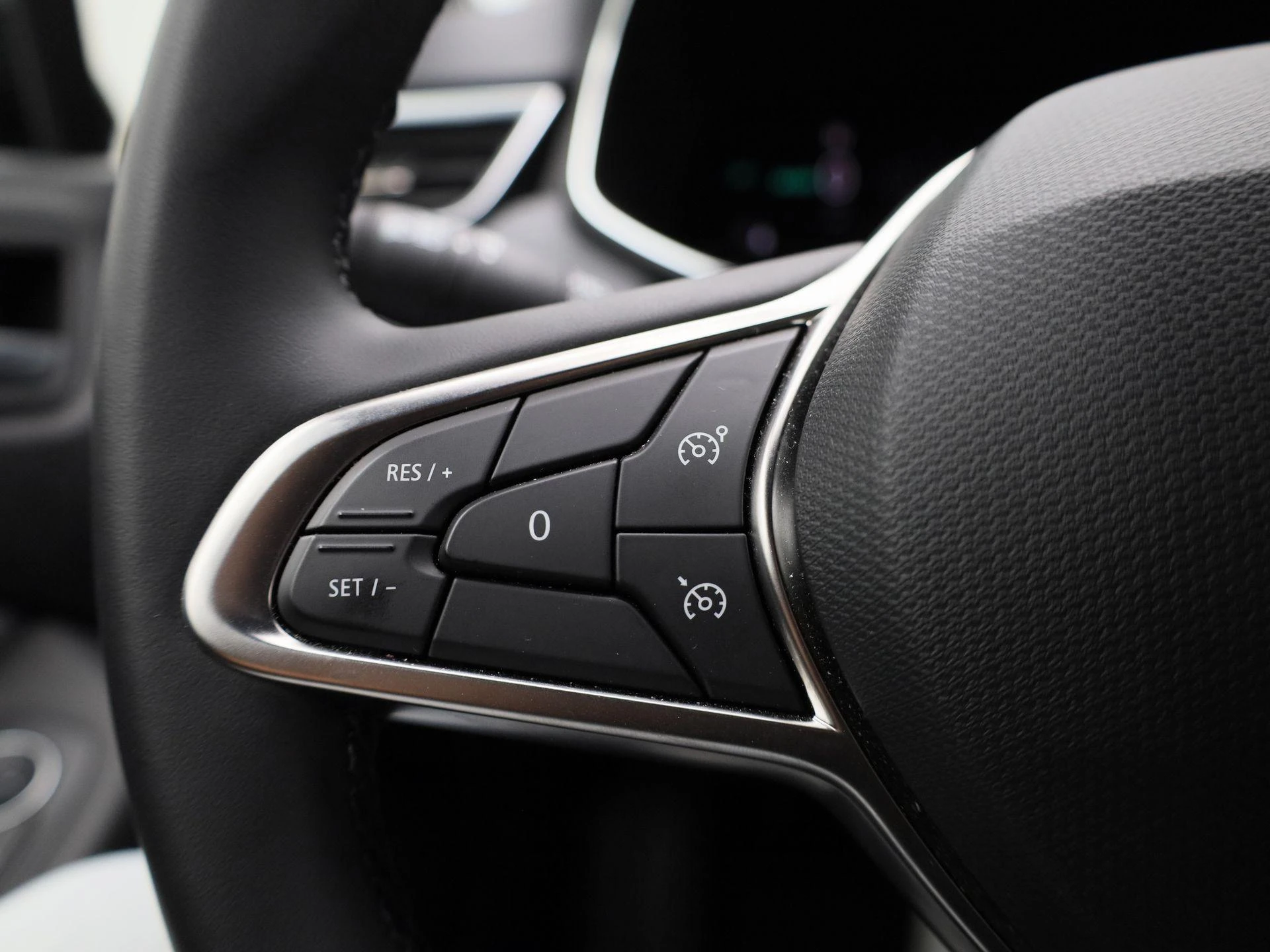 Renault-Clio-image-16