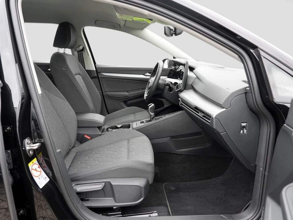 Volkswagen Golf VIII Variant 1,5TSI Life,AHK,LED,ACC Lenkrad/Sitzheizung,Climatronic,ALU 16"