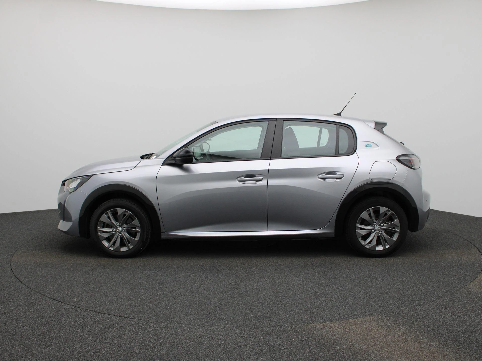 Peugeot-e-208-image-3