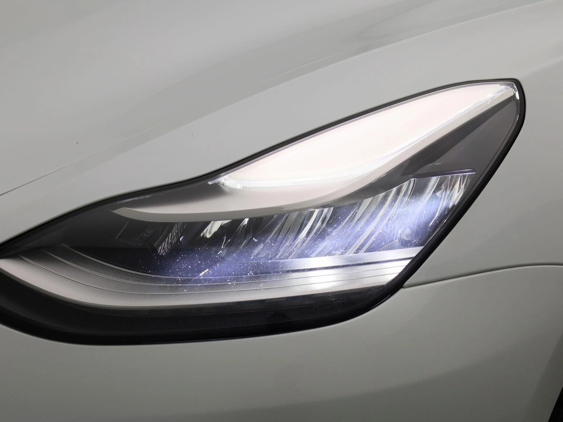Tesla-Model 3-image-14