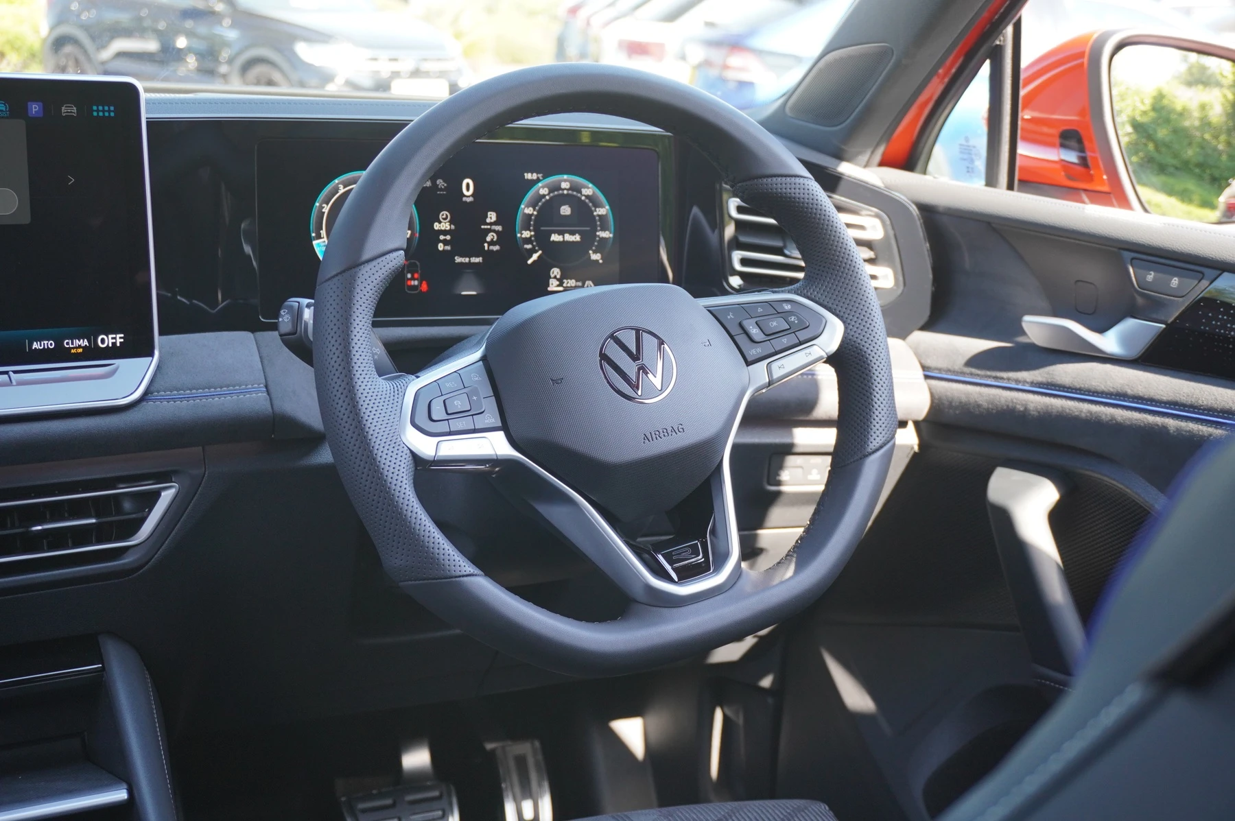 Volkswagen-Tiguan-image-24