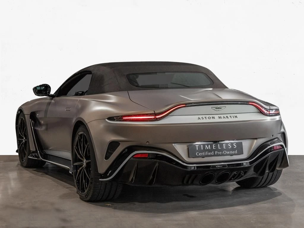 Aston Martin-V12 Vantage-image-17