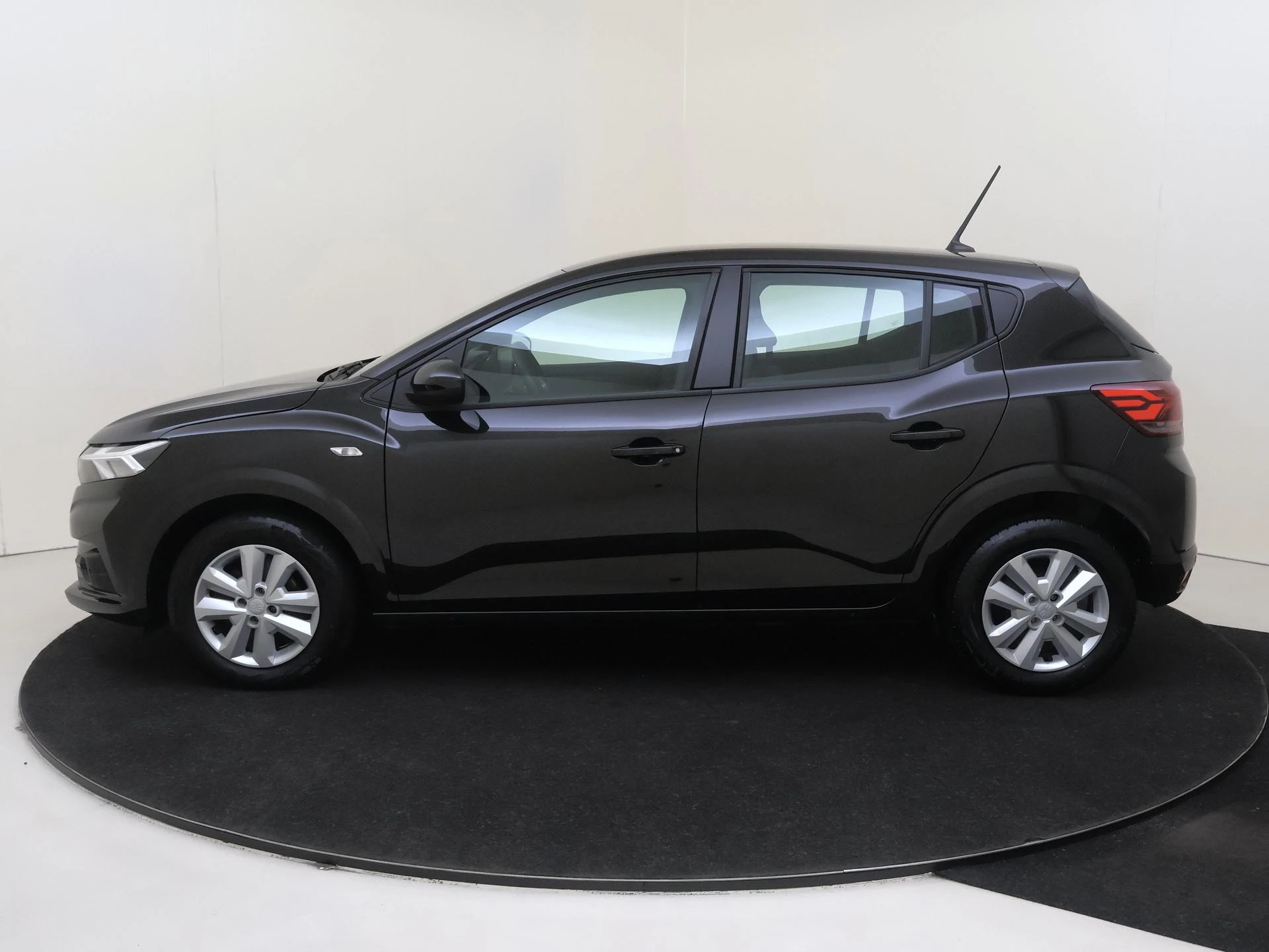 Dacia-Sandero-image-7
