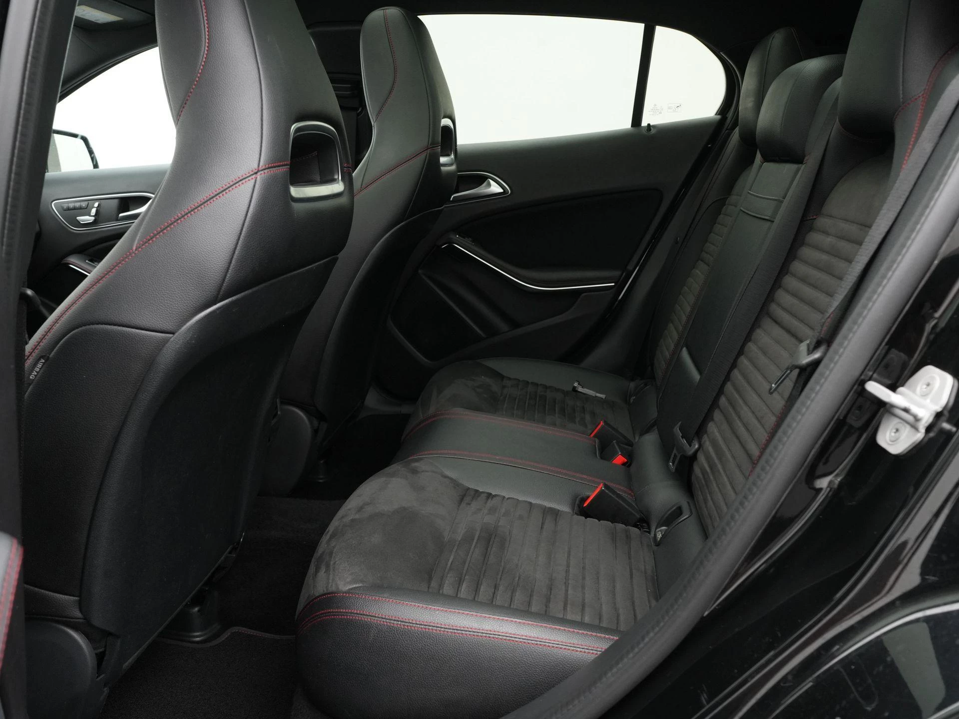 Mercedes-Benz GLA 180 Premium Plus