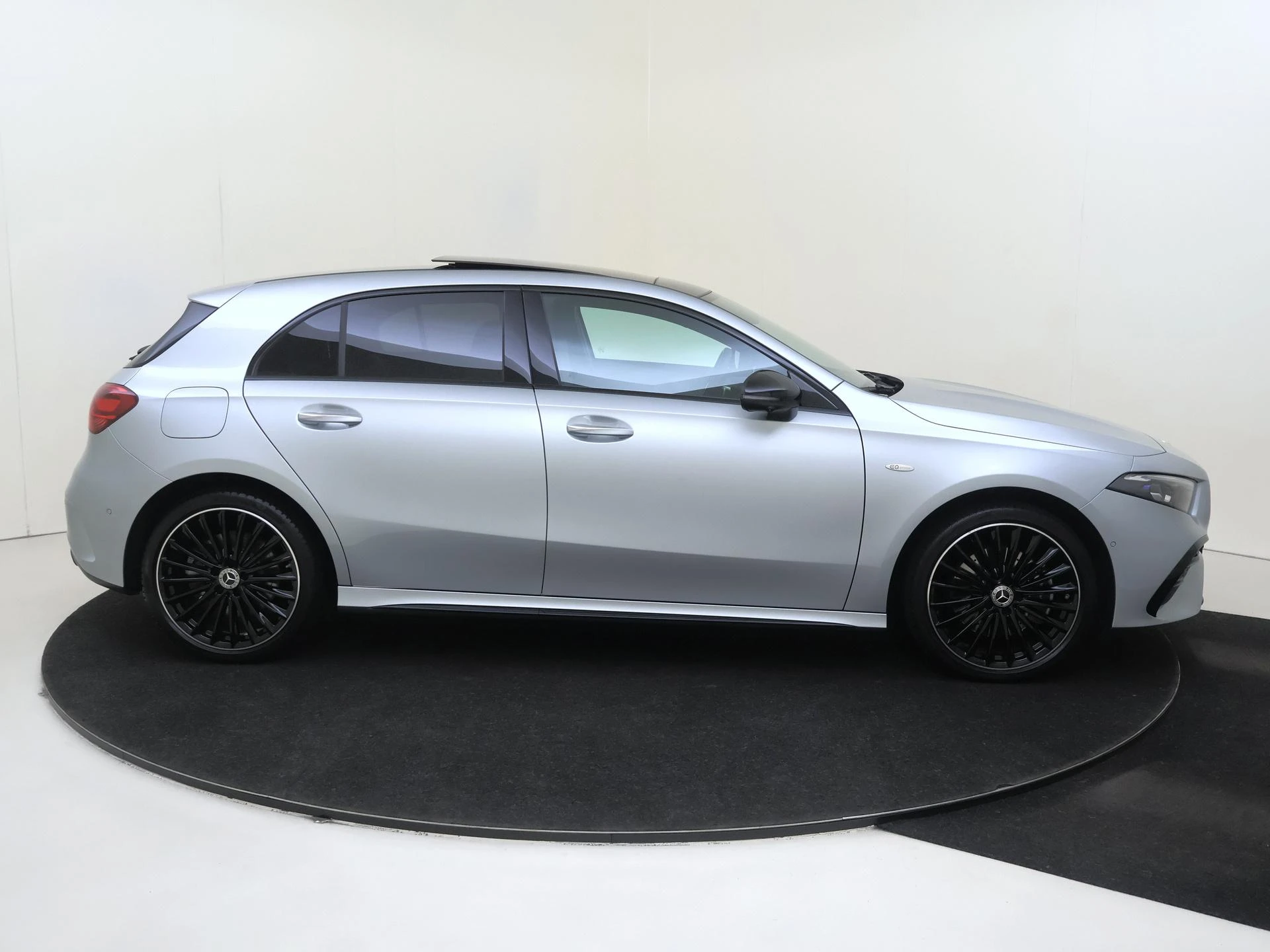 Mercedes-Benz A-Klasse 250 e Business Solution AMG
