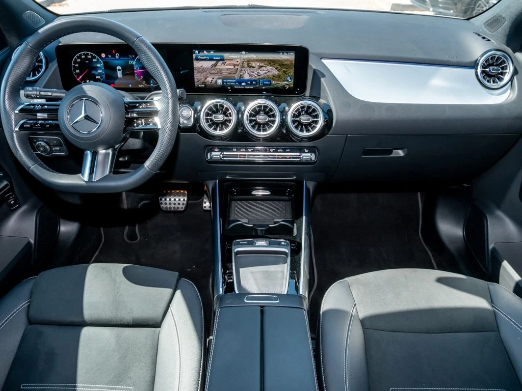 Mercedes-Benz-GLA 200 d-image-13