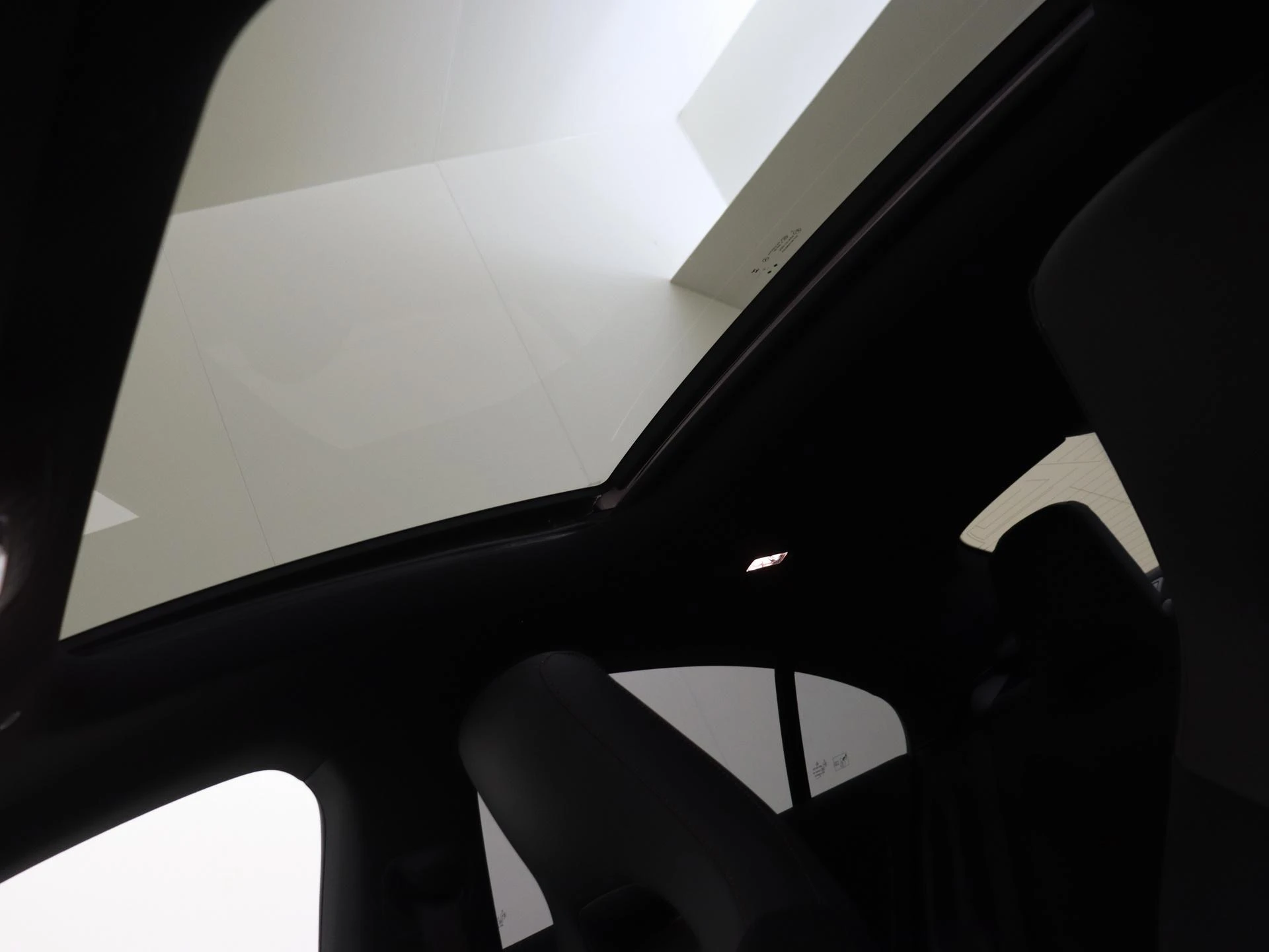 Mercedes-Benz-CLA-image-27
